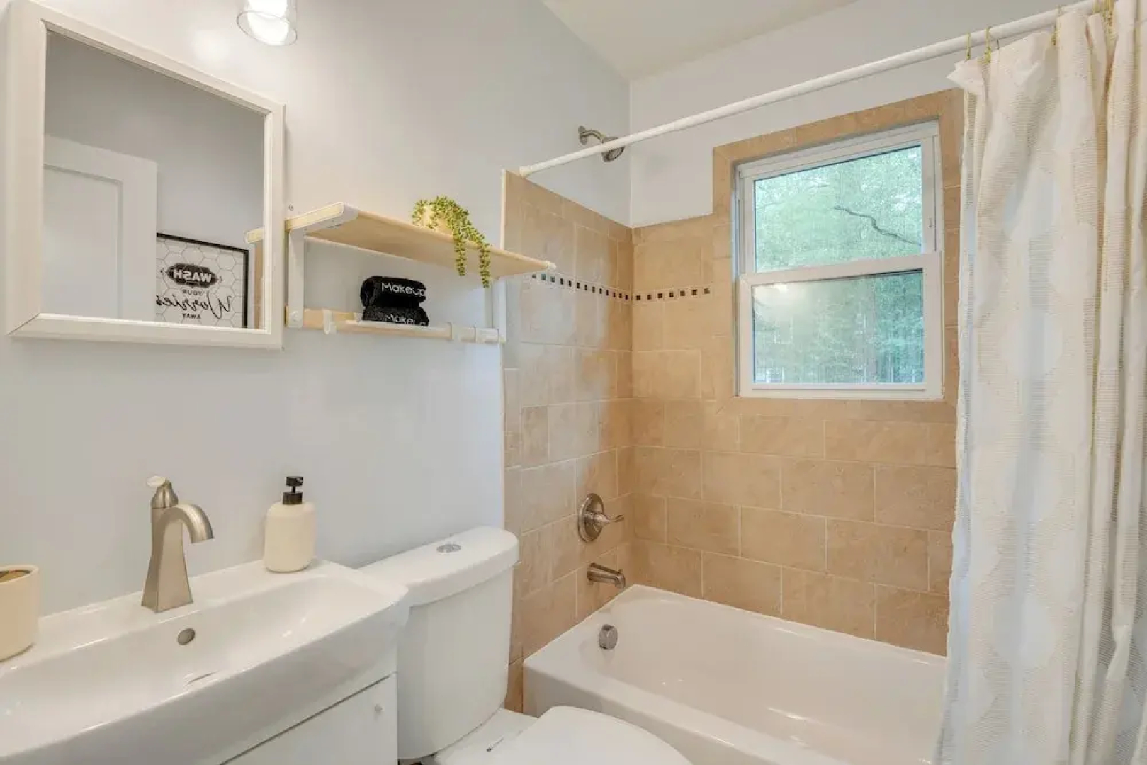 Takoma Park Apartment: Trail Access, 8 Mi to DC!