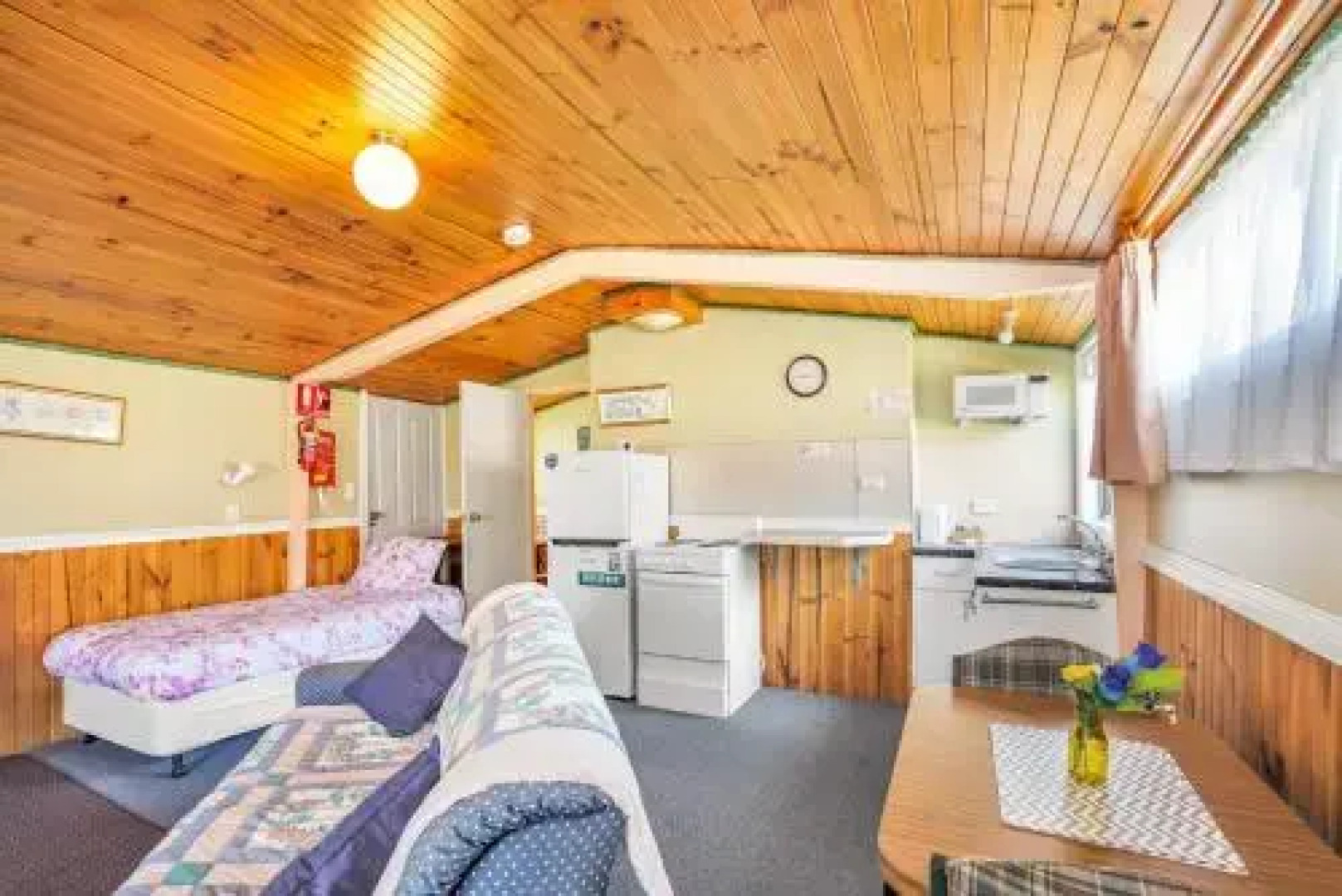 Kellraine Beach Cottages