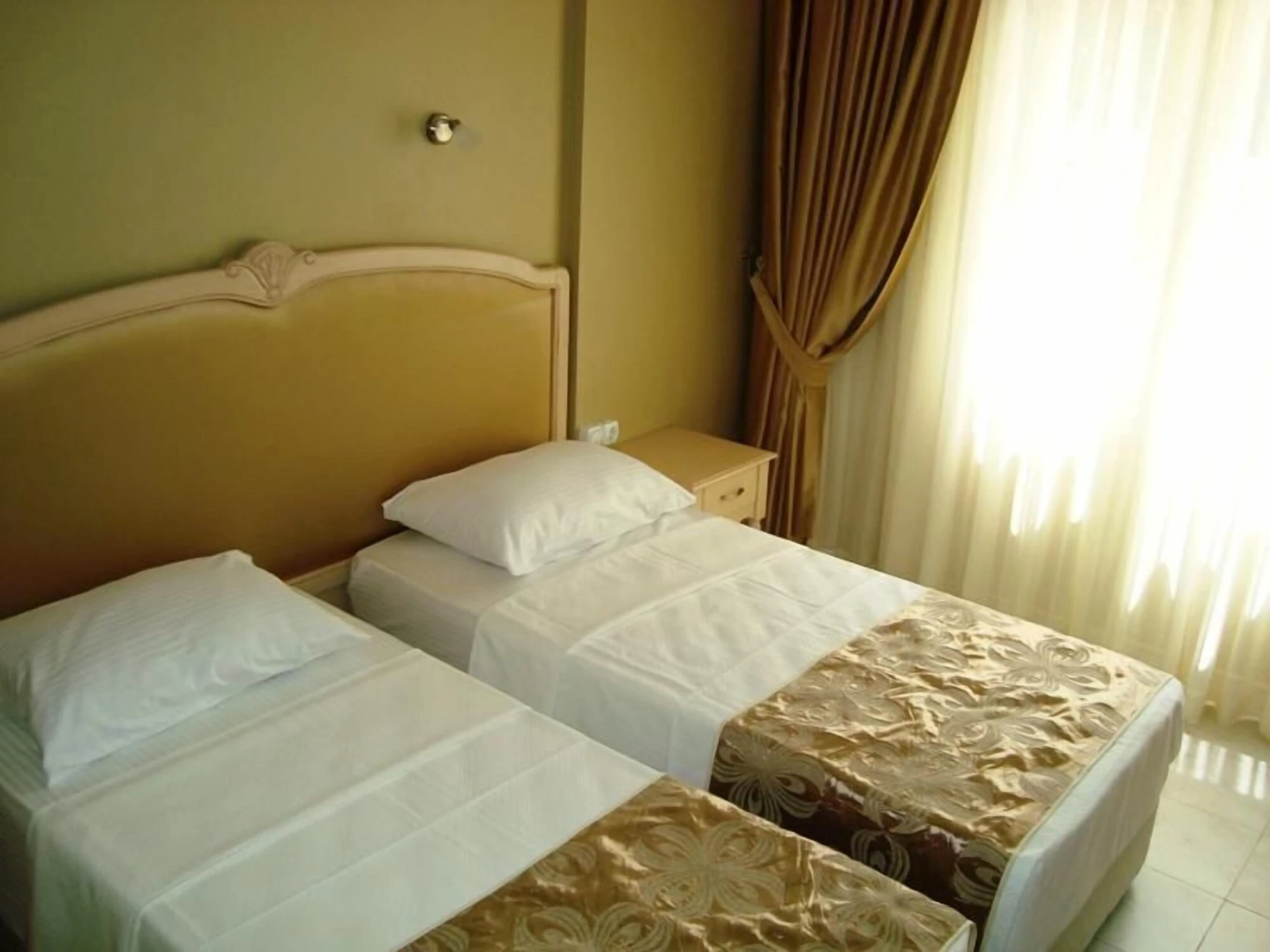 Golden Moon Apart Hotel