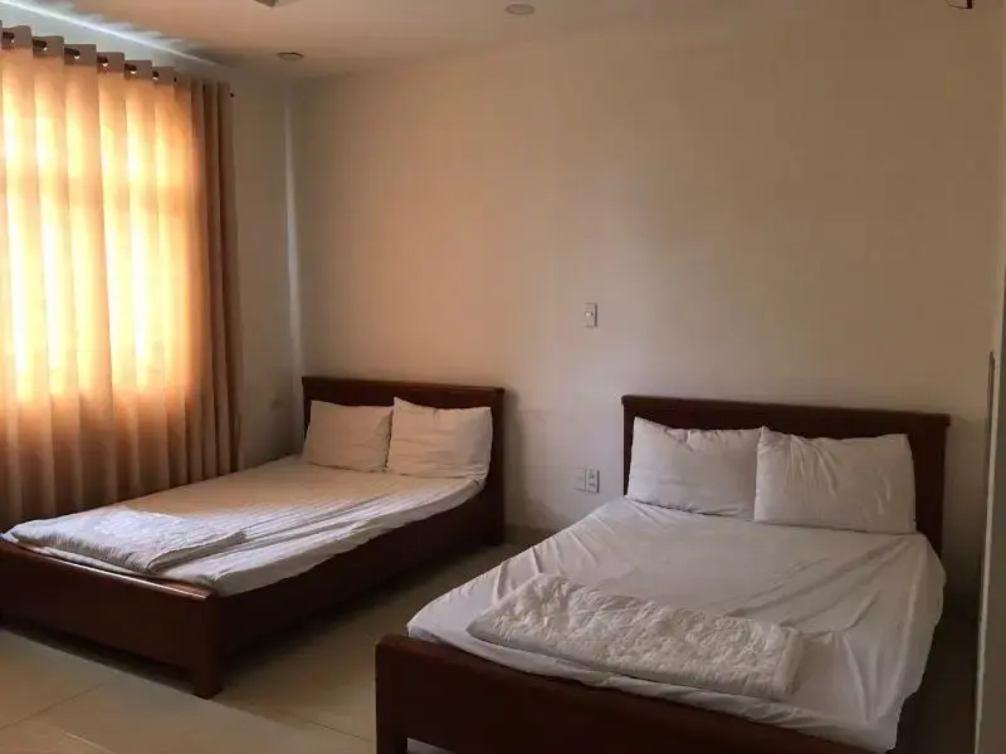 Dung Khanh Motel by ZUZU