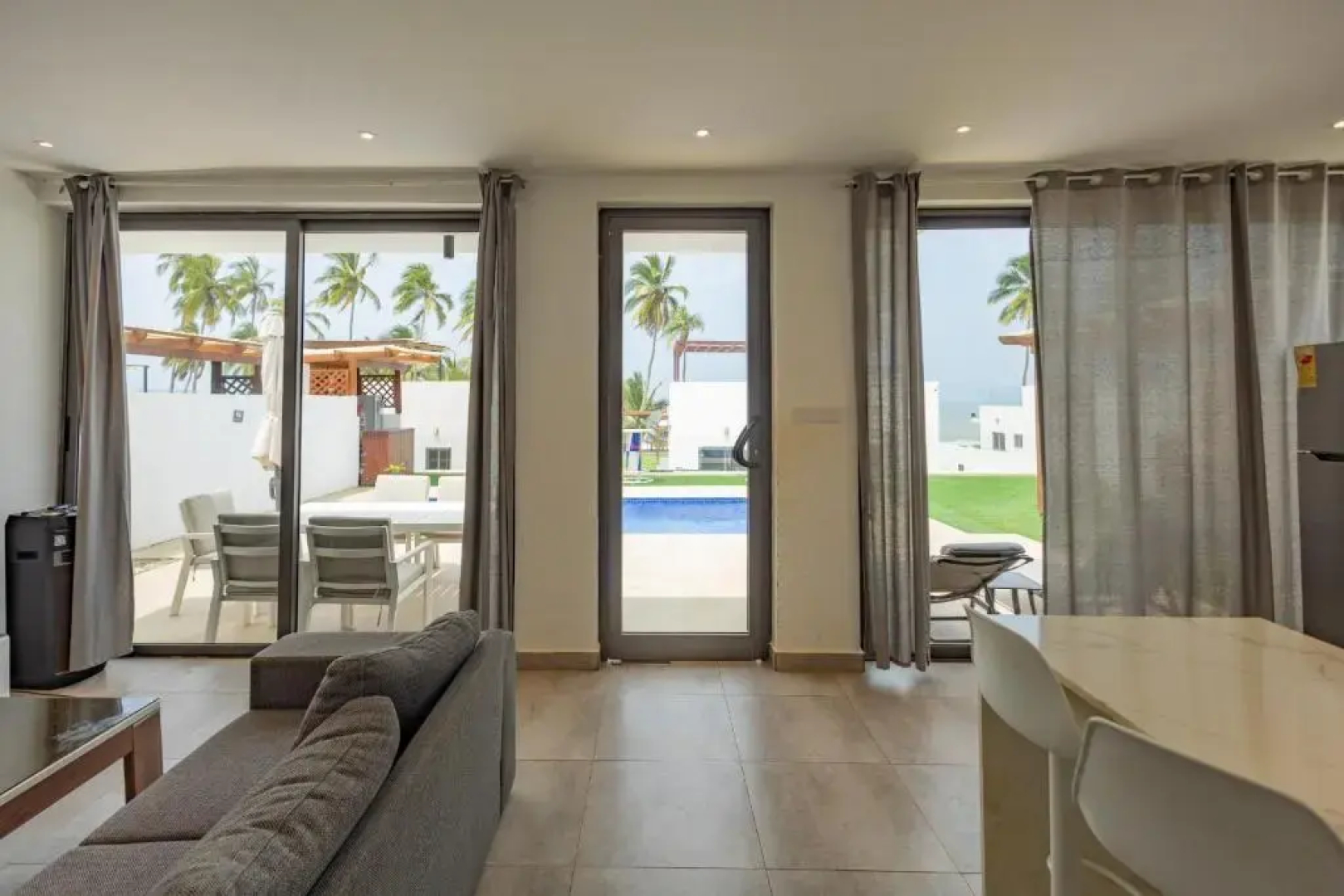 Tills Beach Hotel