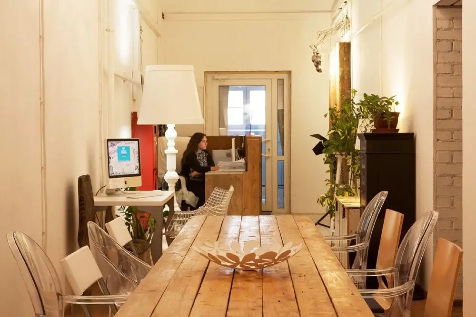 Hostel Petya and the Wolf - V.O.