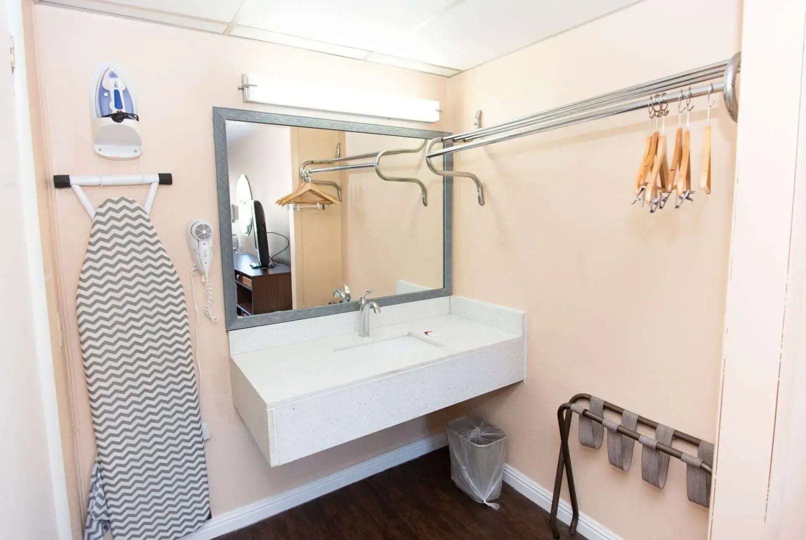 Super 8 by Wyndham Black Mountain