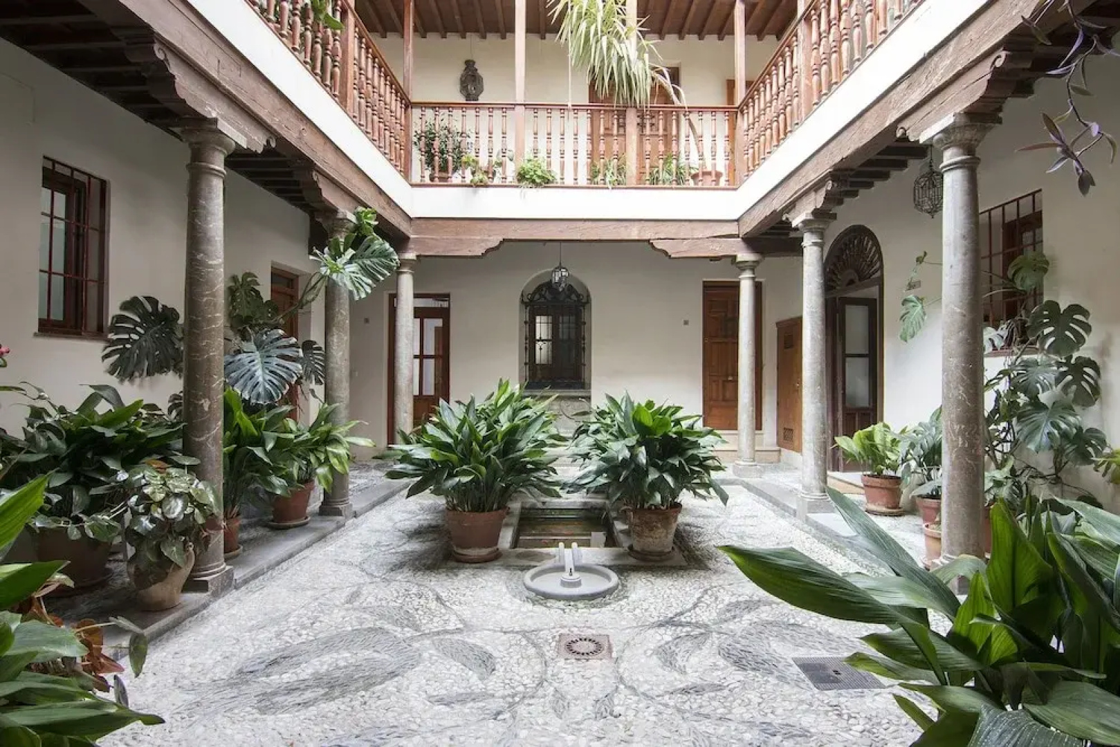 Alhambra Penthouse parking free