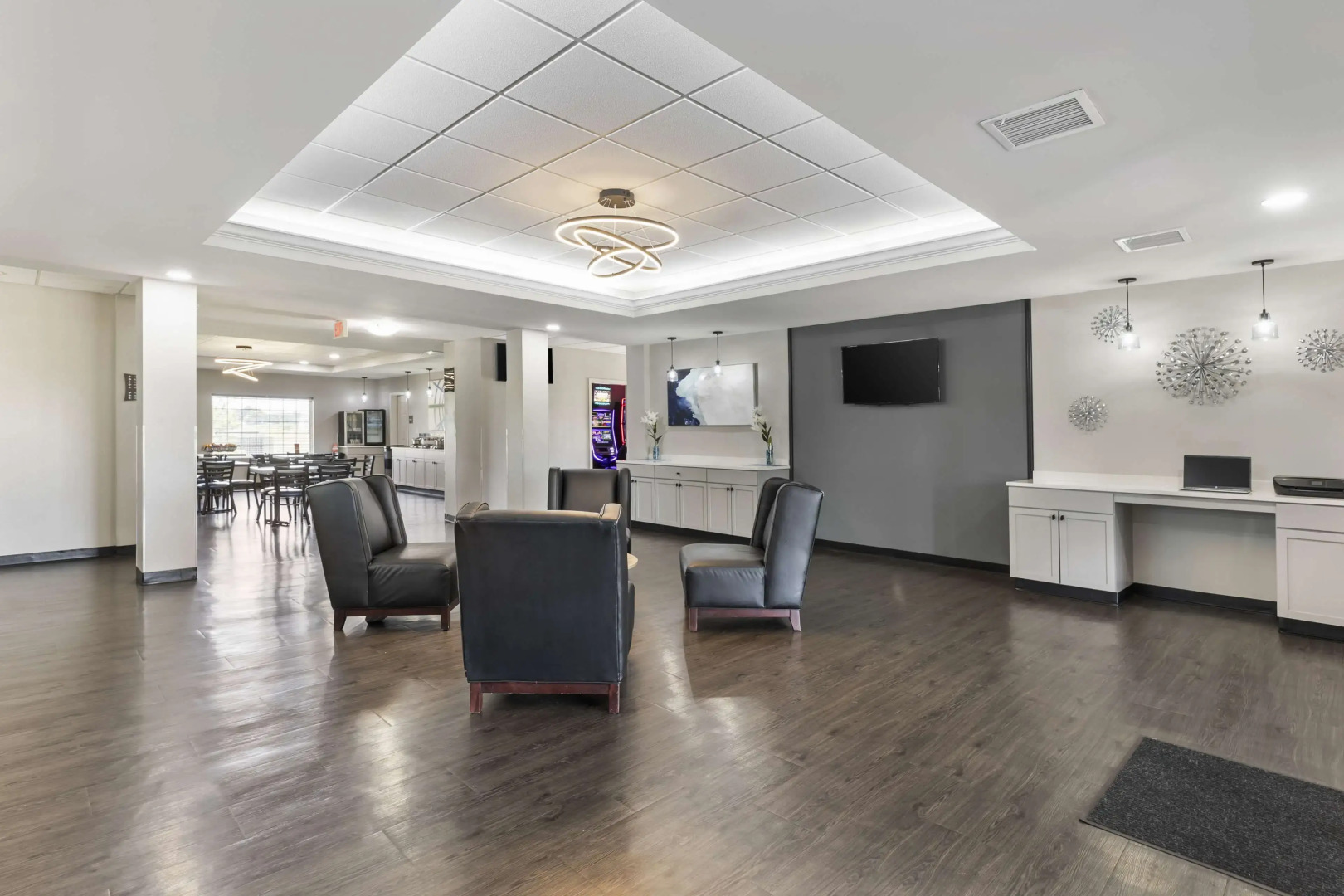 Best Western Plus MidAmerica Hotel