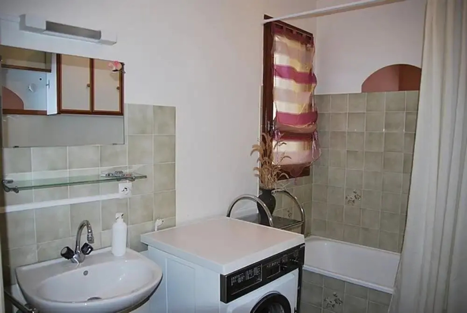 House With one Bedroom in Saint-martin-d'ardèche, With Wonderful Mount