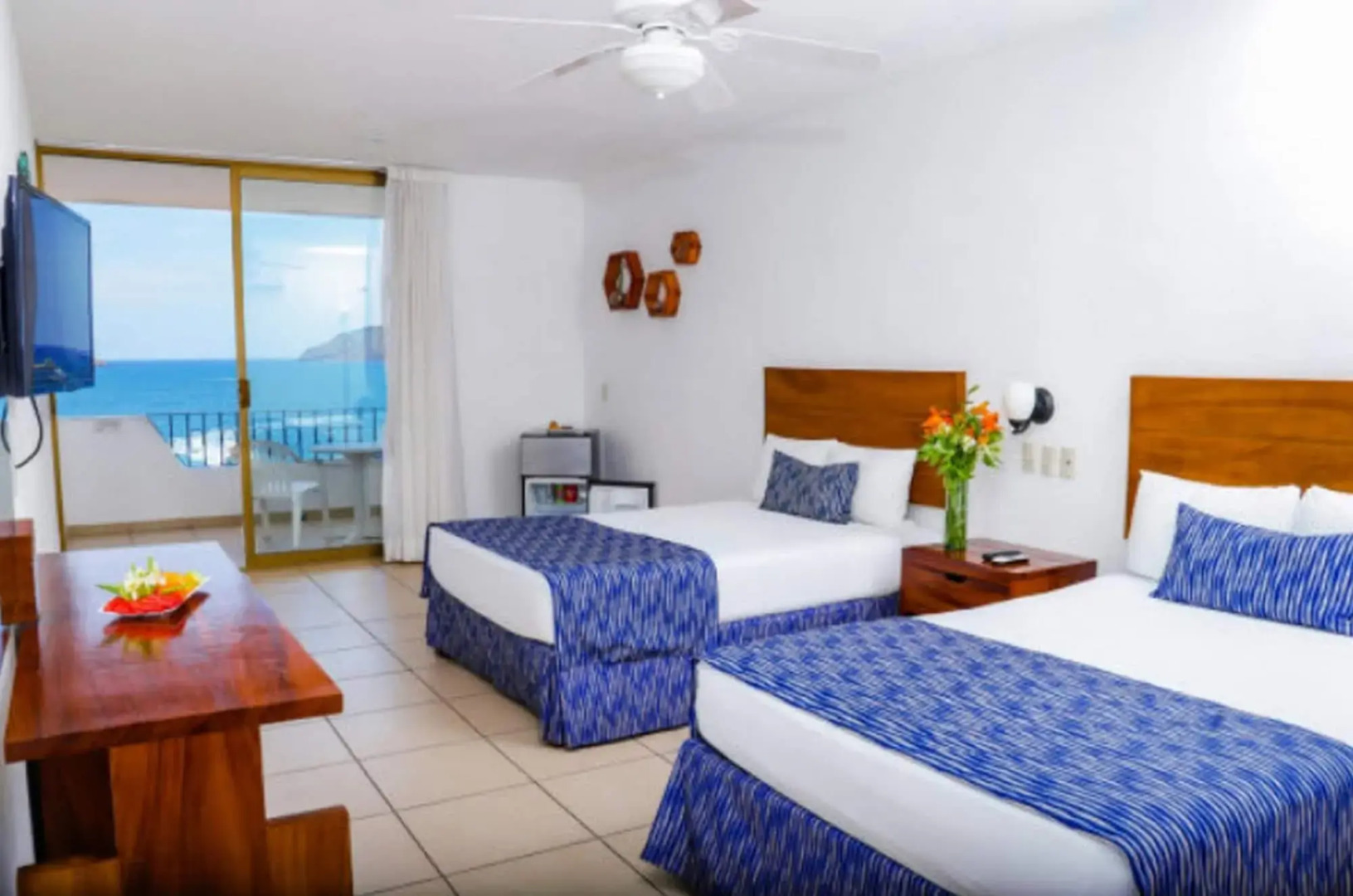 Costa Alegre Hotel & Suites