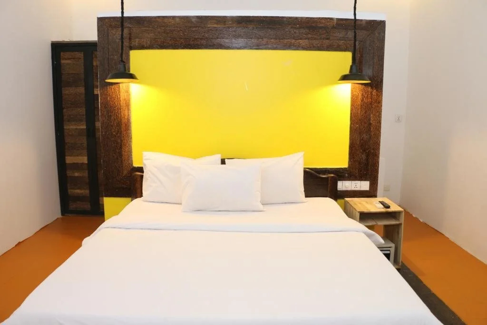 Antique Palm Hotel