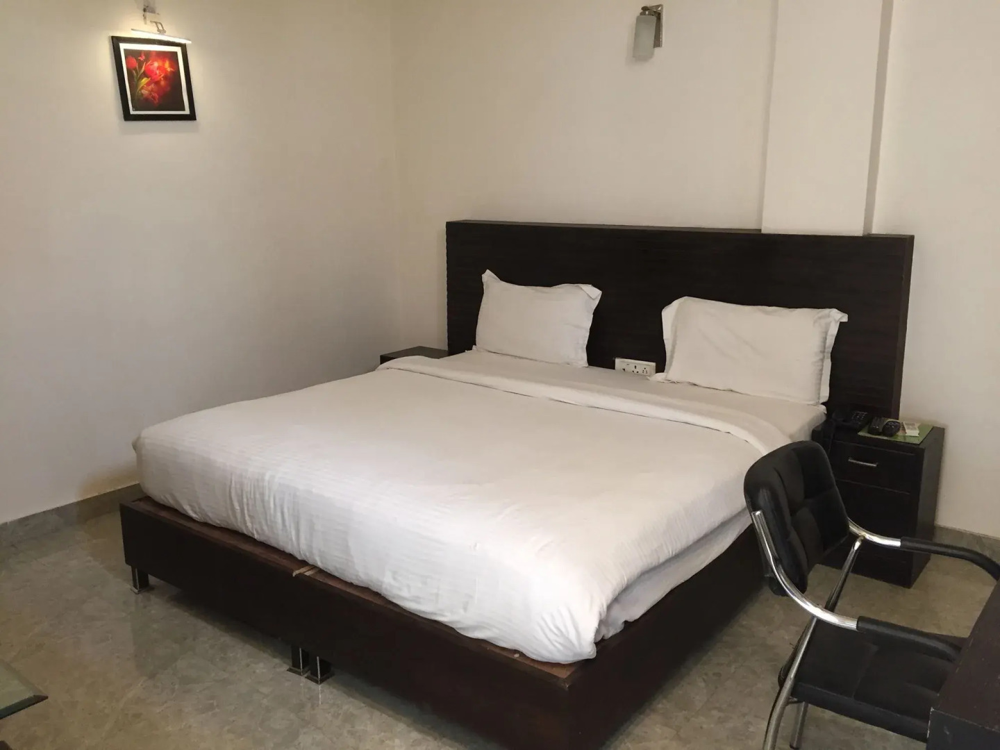 OYO Rooms Mall Road Cantonment