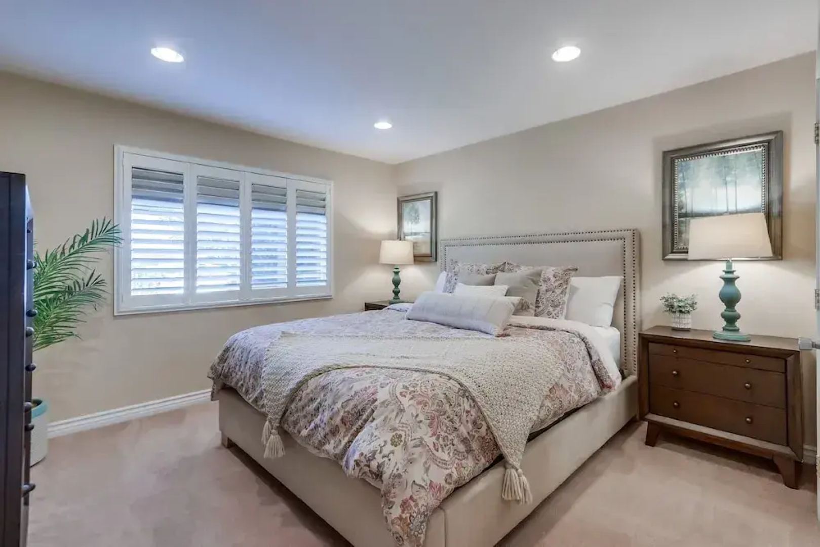 Beautiful Backyard Oasis 5 bedroom 3 Bathroom Home