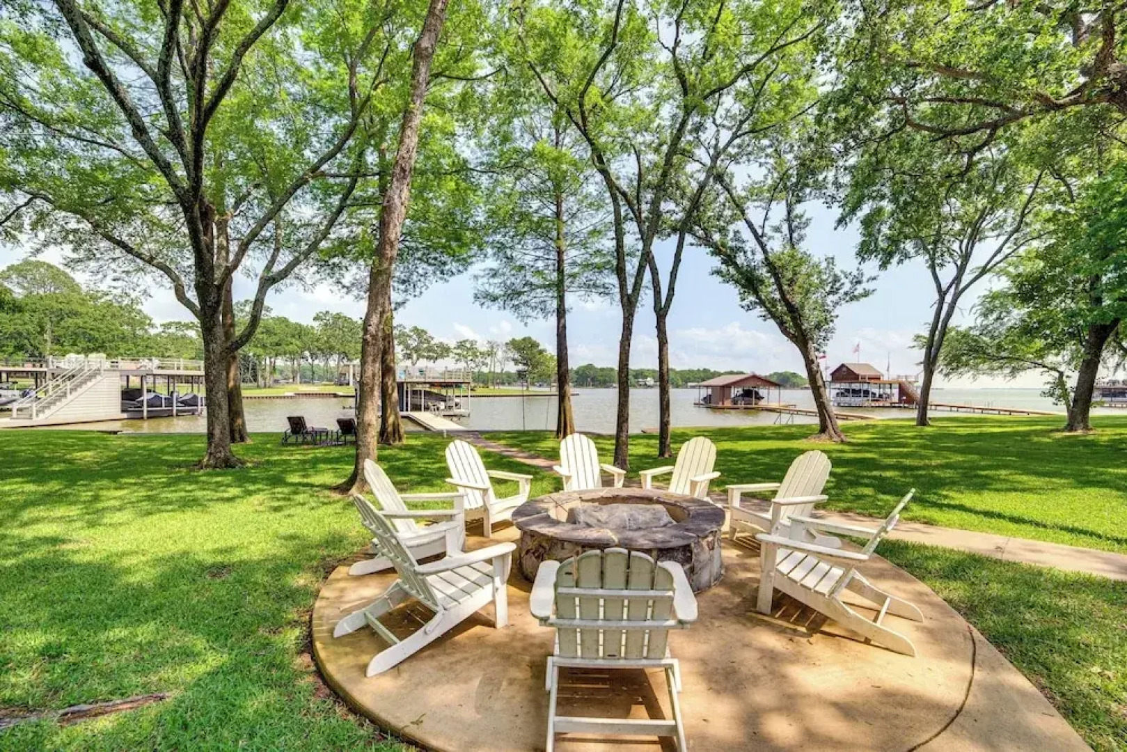 Waterfront Gem on Cedar Creek Lake w/ Deck + Games