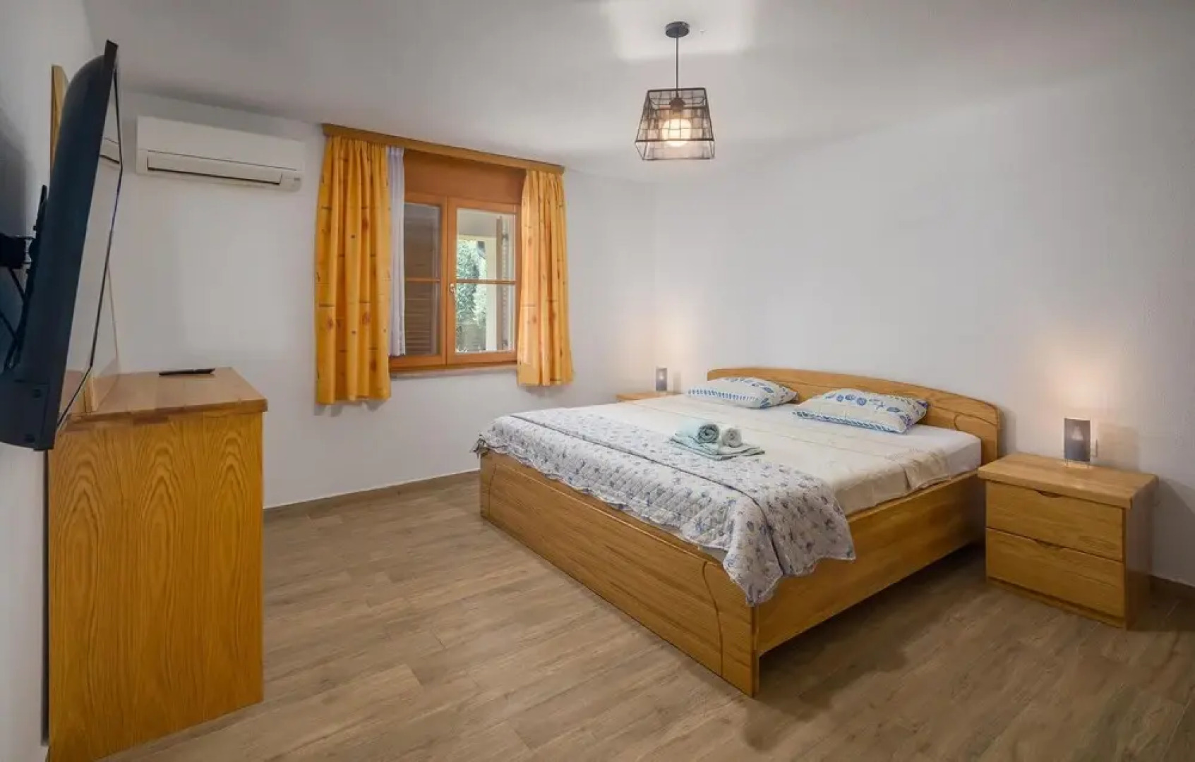 Amazing Home in Medulin with Outdoor Swimming Pool, Hot Tub & WiFi