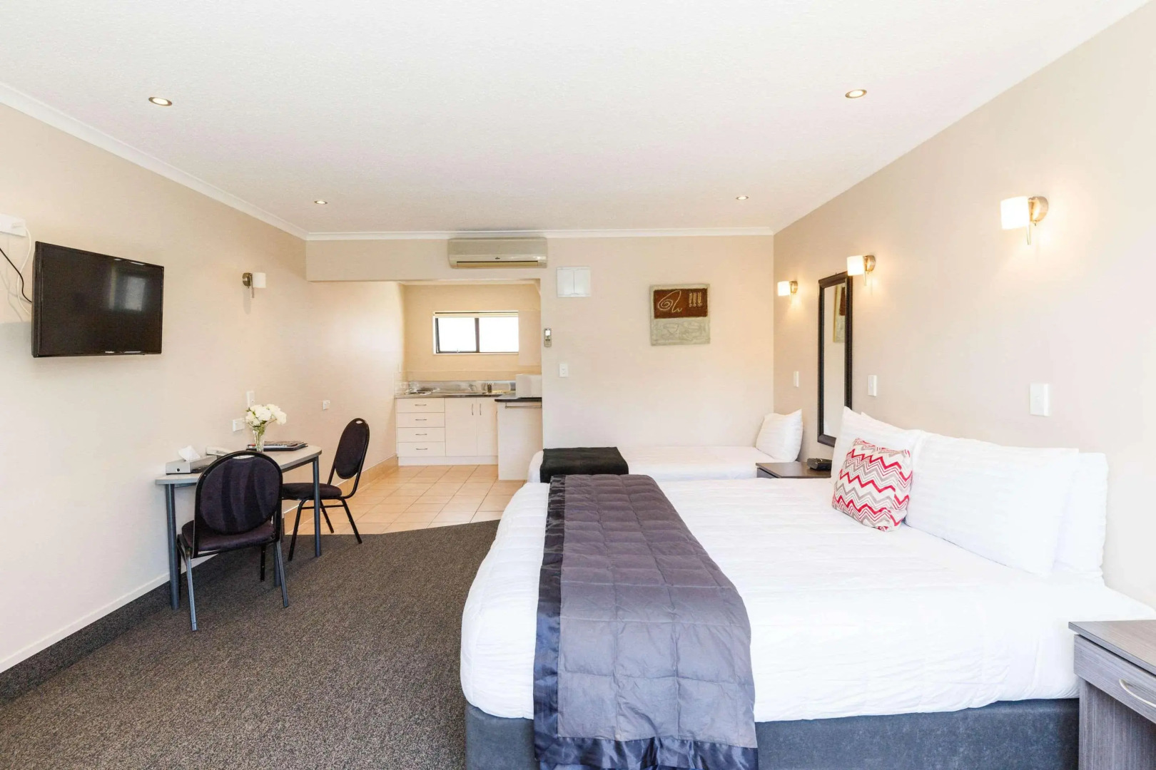 Kauri Court Motel and Apartments