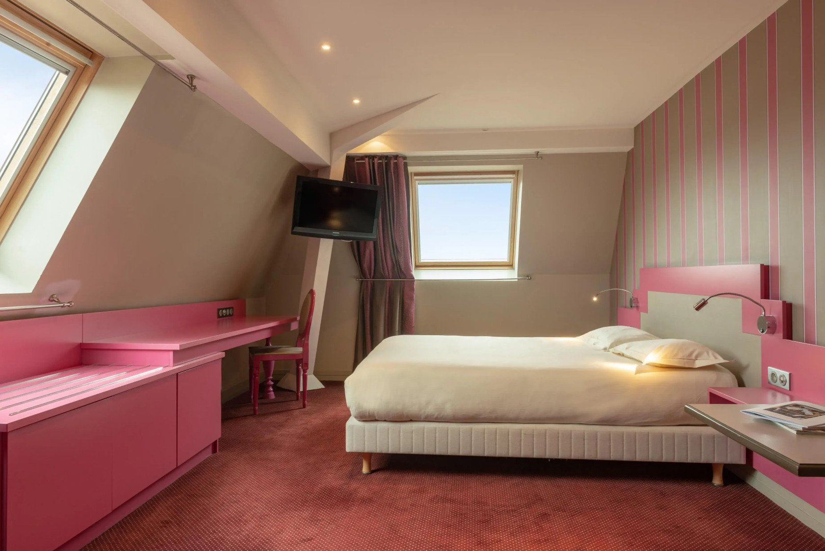 The Originals Boutique, La Maison Rouge