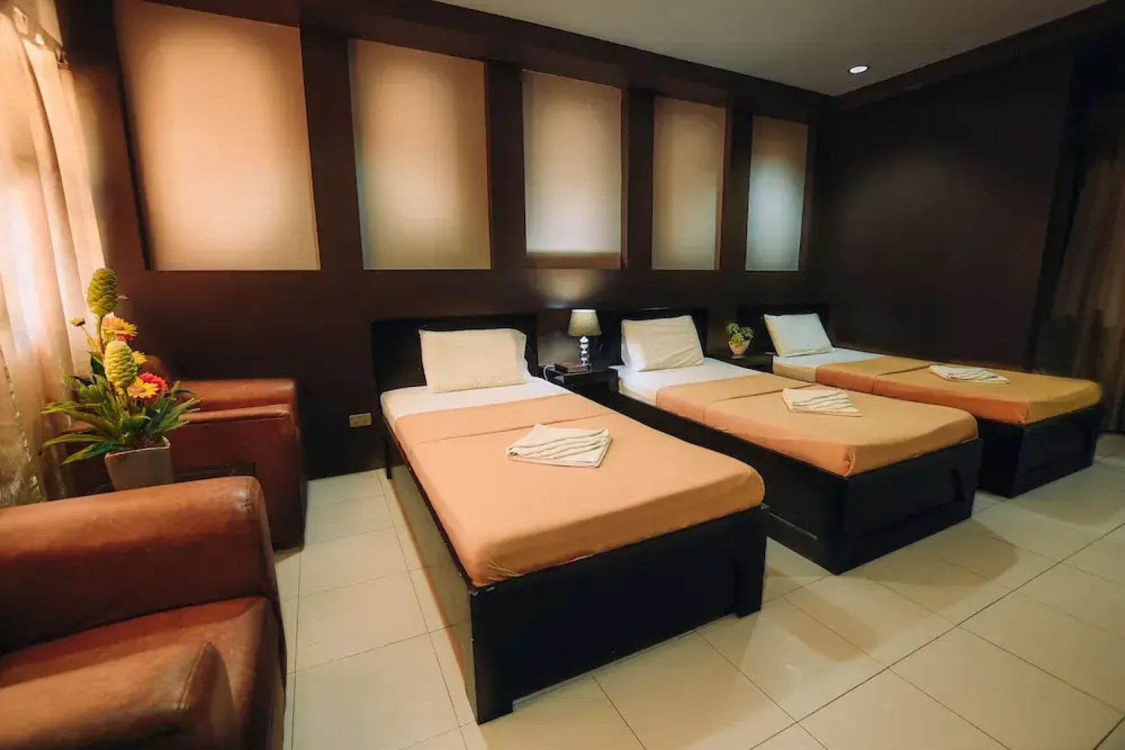 RedDoorz @ La Vista Pensionne Calbayog City