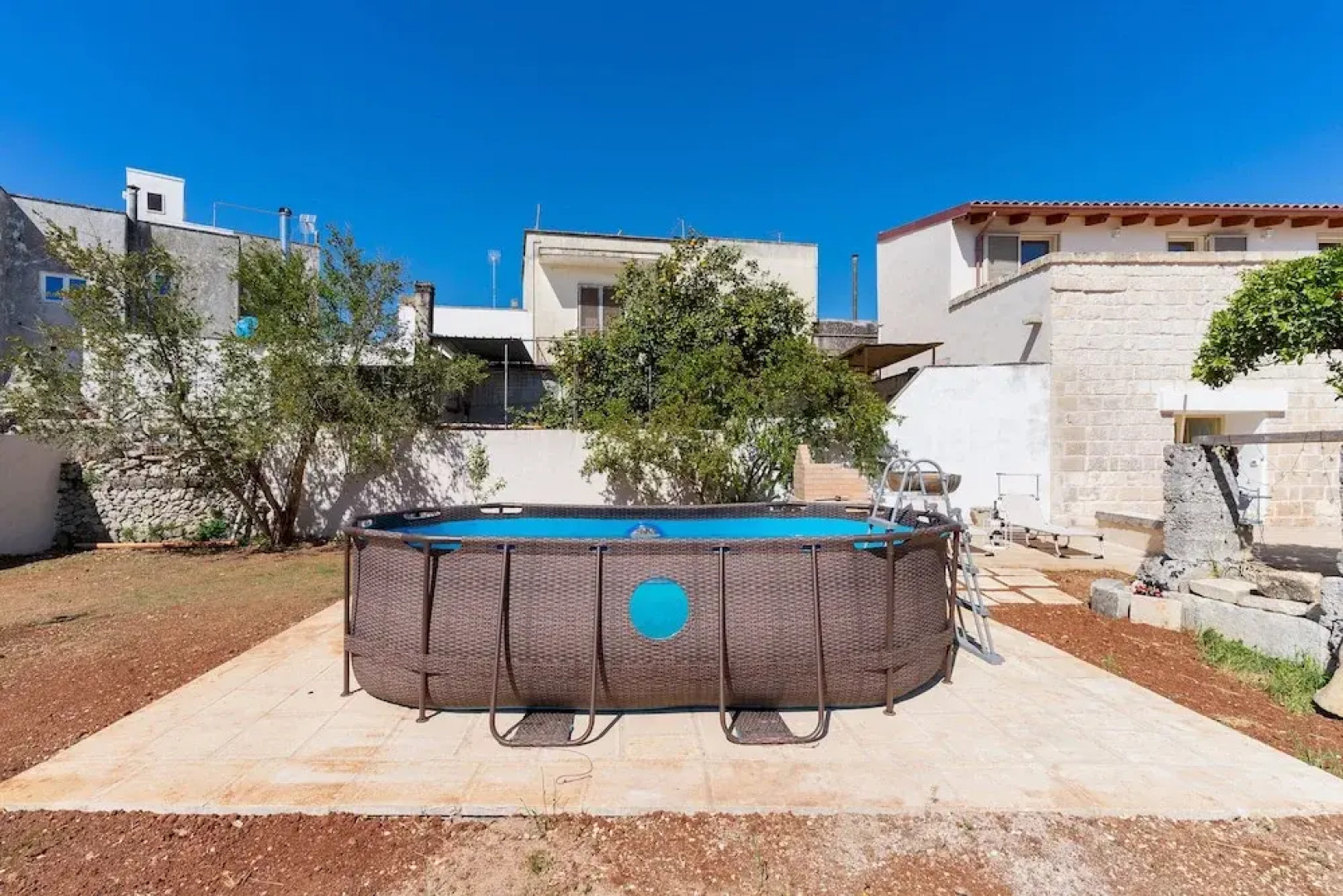 2873 Villa Pussacra by Barbarhouse