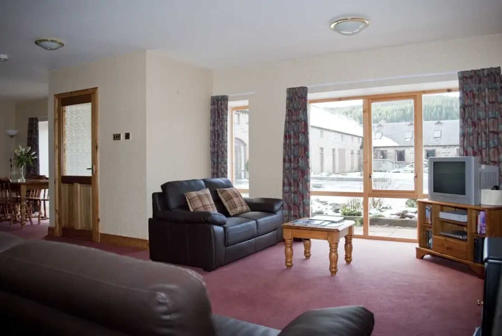 Tomich Holidays Courtyard Cottage