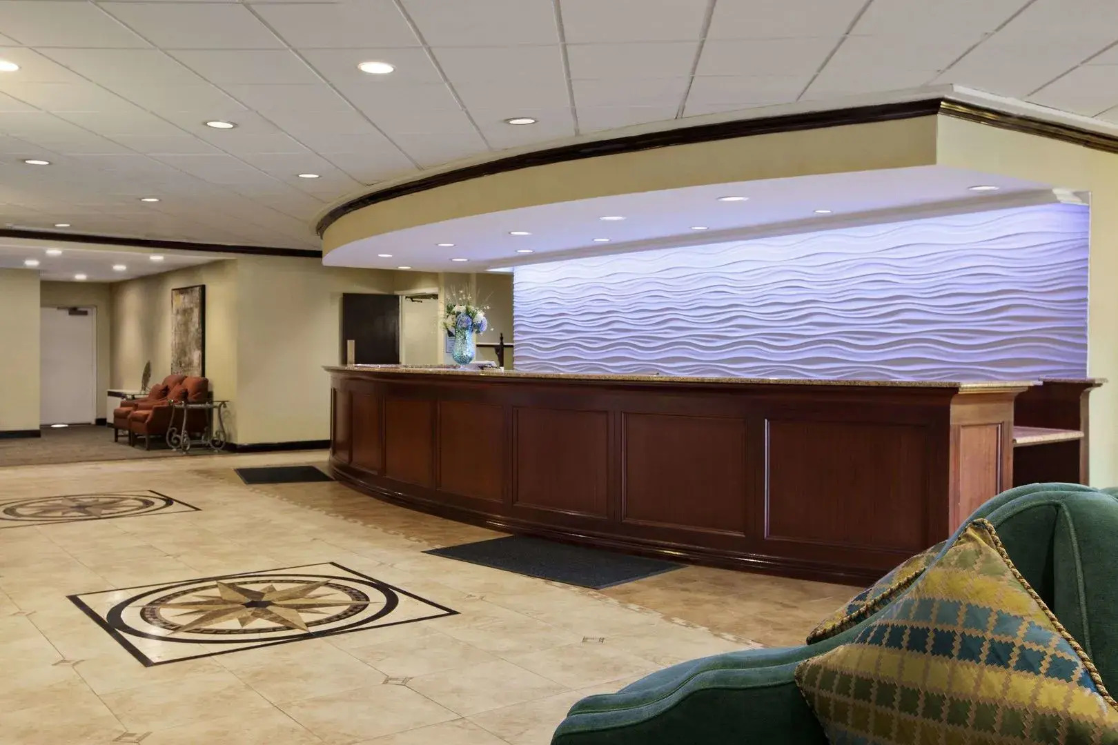 Holiday Inn Long Island-Islip Arpt East by IHG