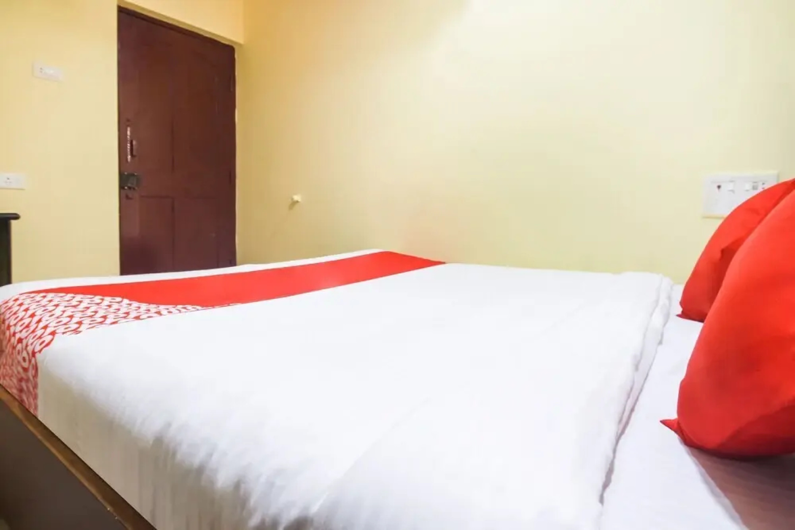 Rashi Farms by OYO Rooms
