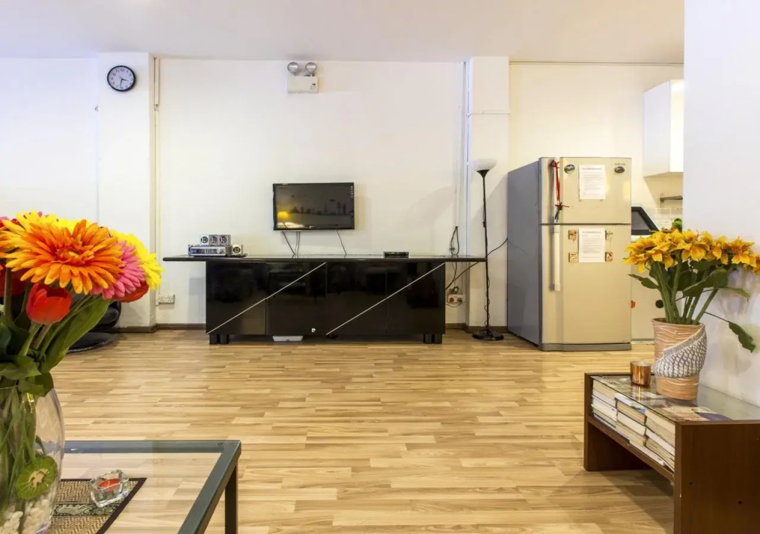 New Society Backpackers Hotel - Hostel