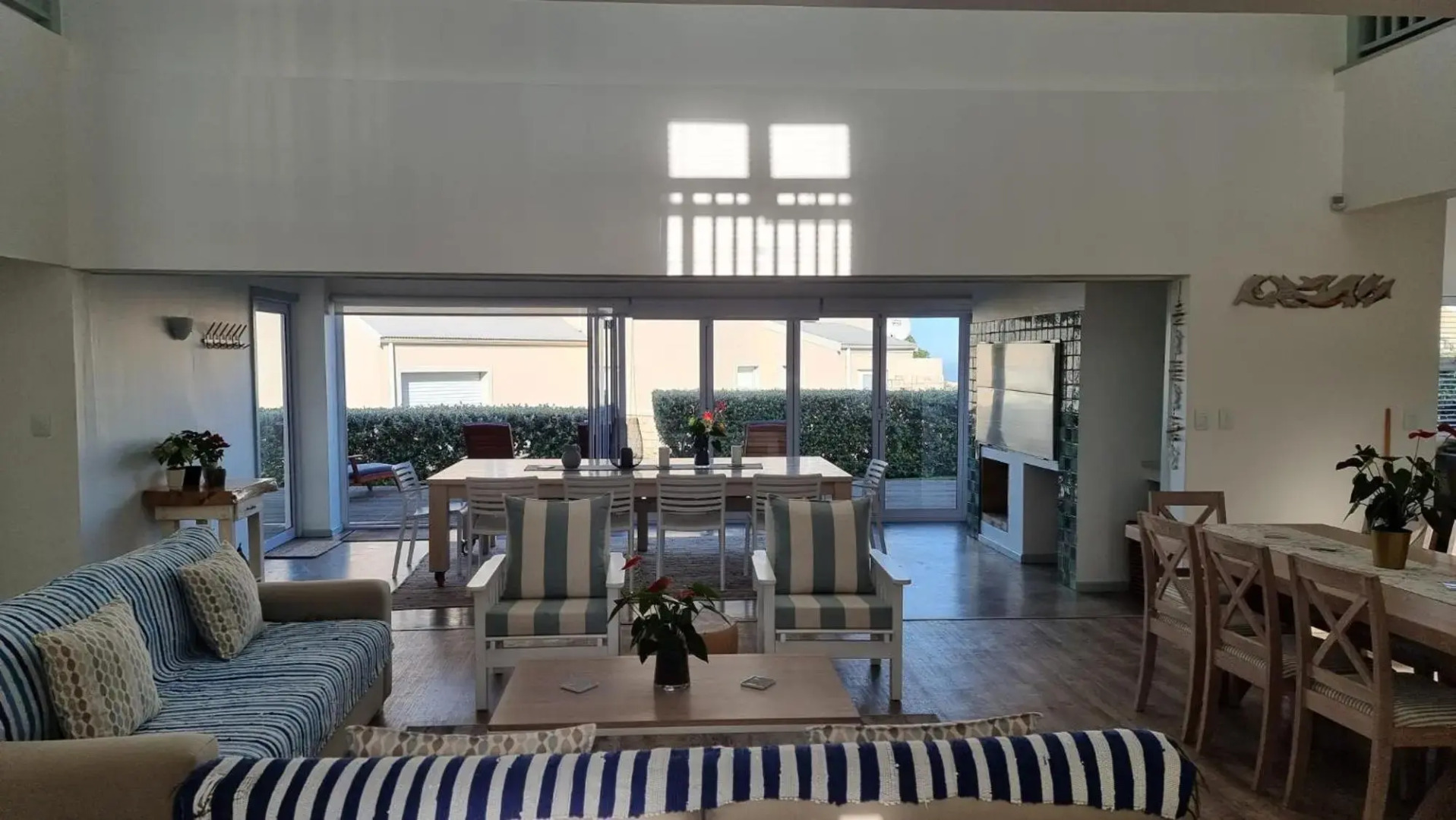 Beautiful Cottage Fantastic Beach