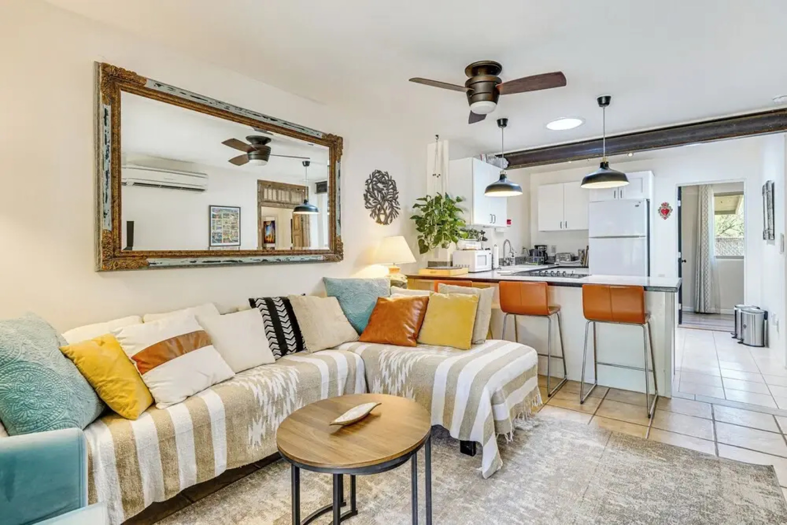 Vibrant 'casa Paloma' w/ Patio - Near Vineyards!