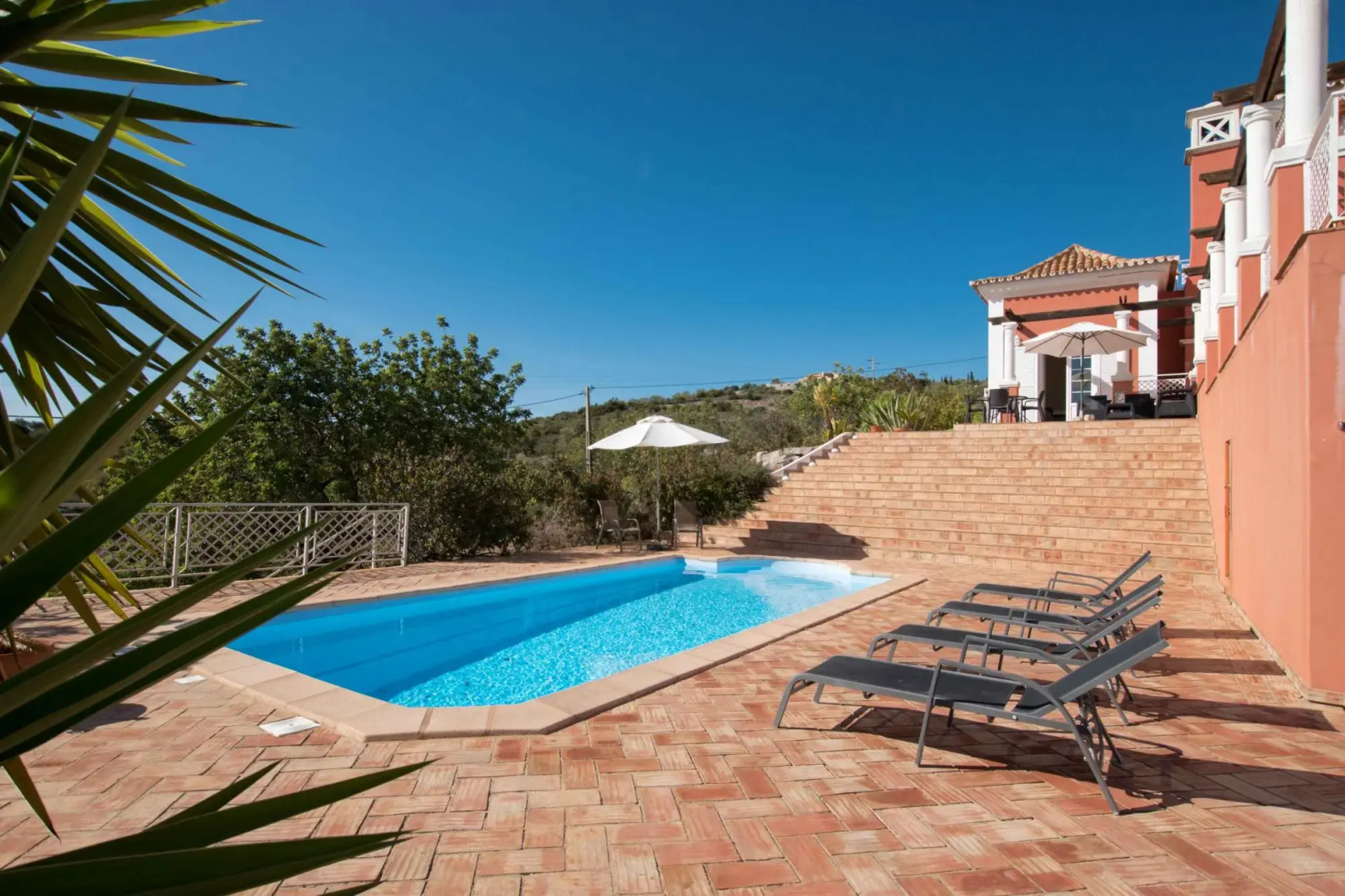 Villa Corotelo by Portucasa