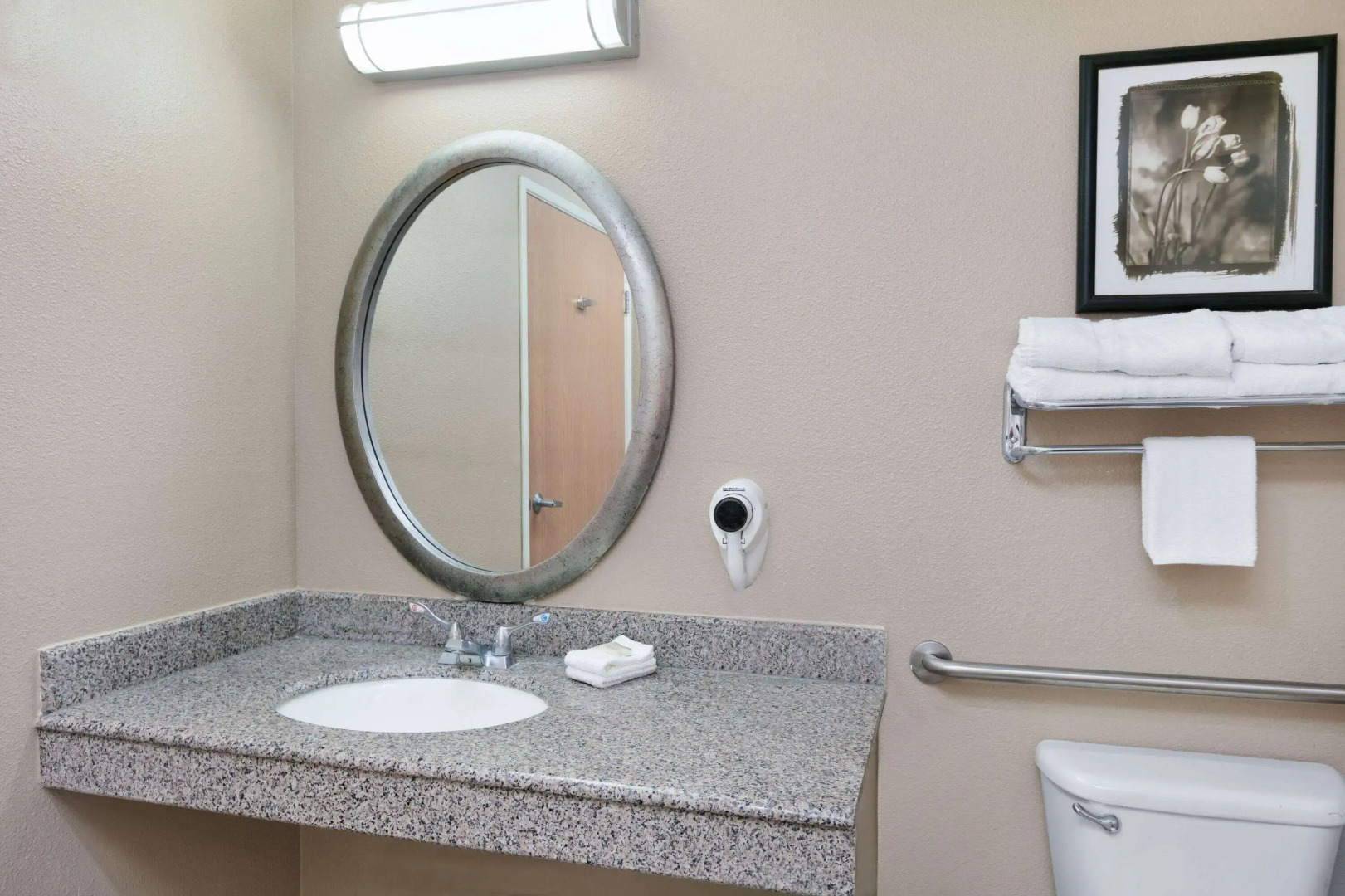 Super 8 by Wyndham New Braunfels I-35