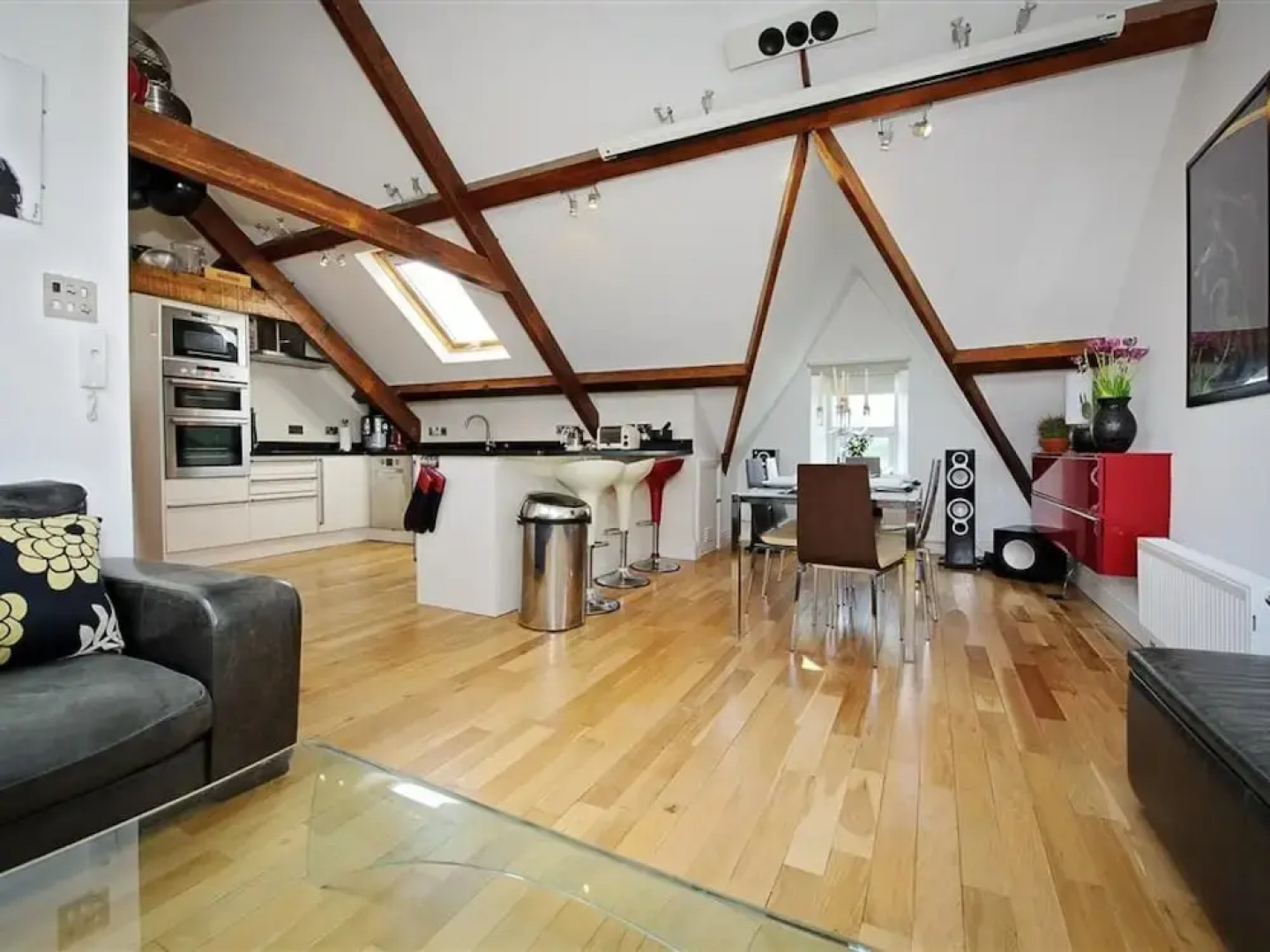 Modern Apartment in Llanbedrog Britain Near Beach