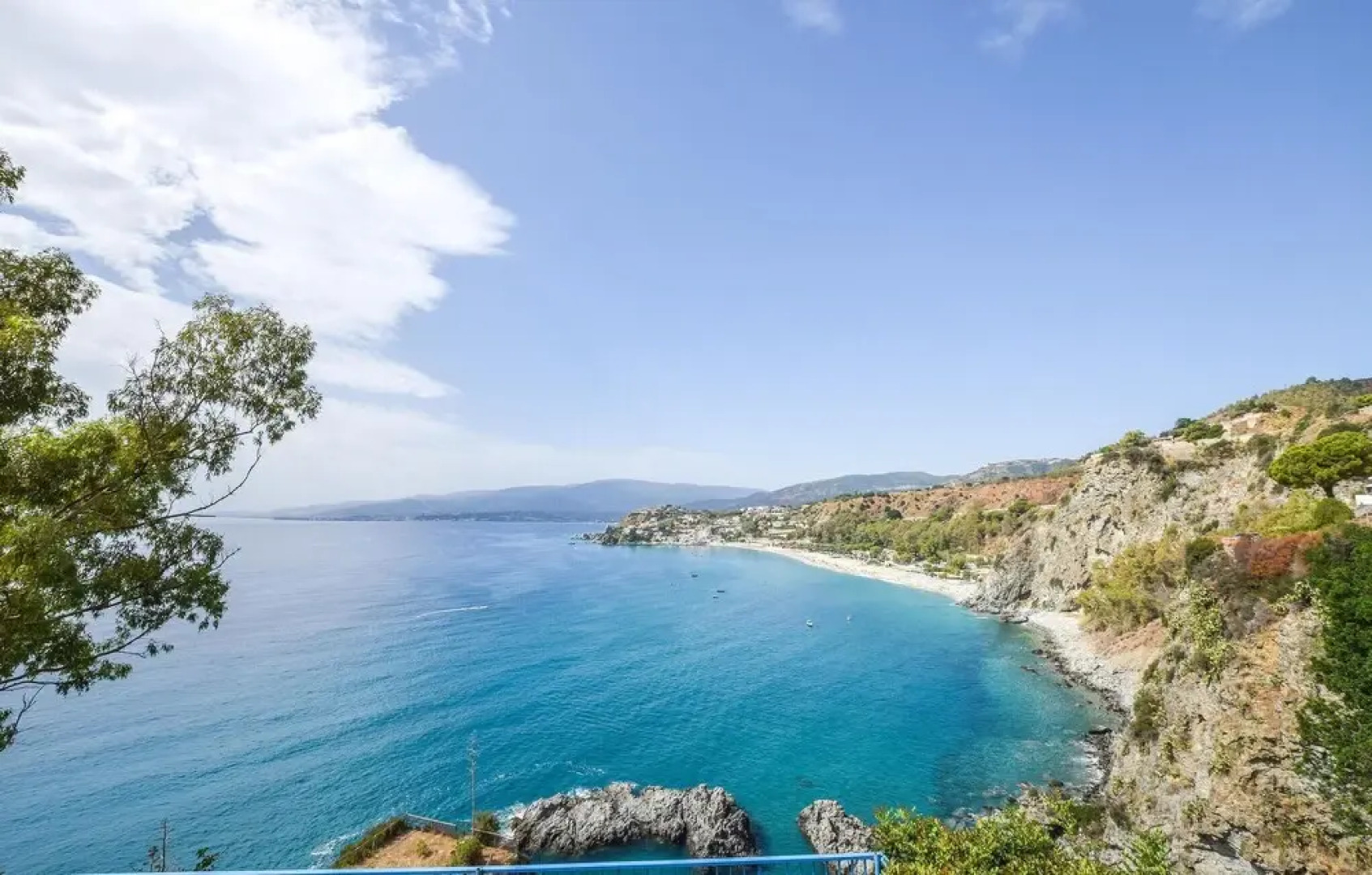 Beautiful Home in Stalettì With Wifi and 4 Bedrooms