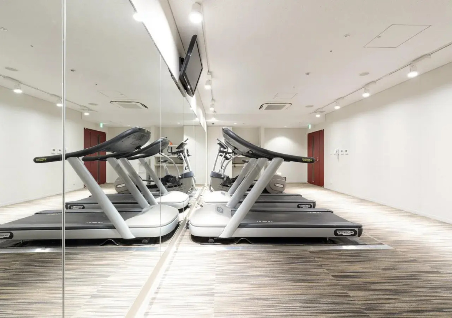 Отель Courtyard by Marriott Tokyo Station