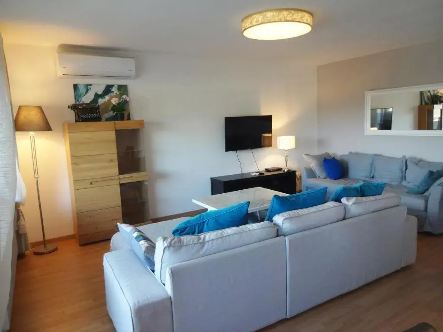 Schöne Wohnungen am Bahnhof in Dachau - 20 Min bis München Zentrum