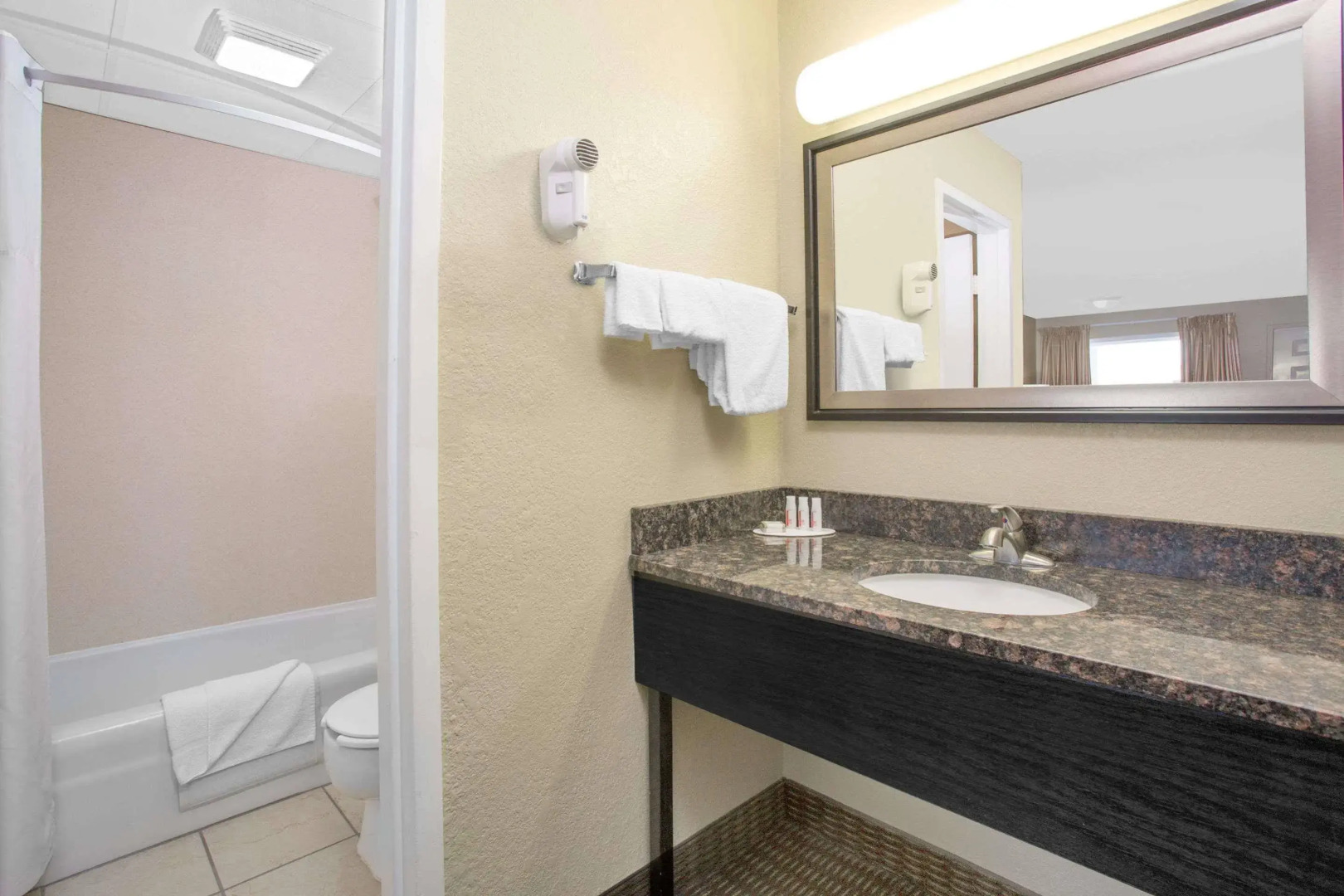 North Platte Inn & Suites