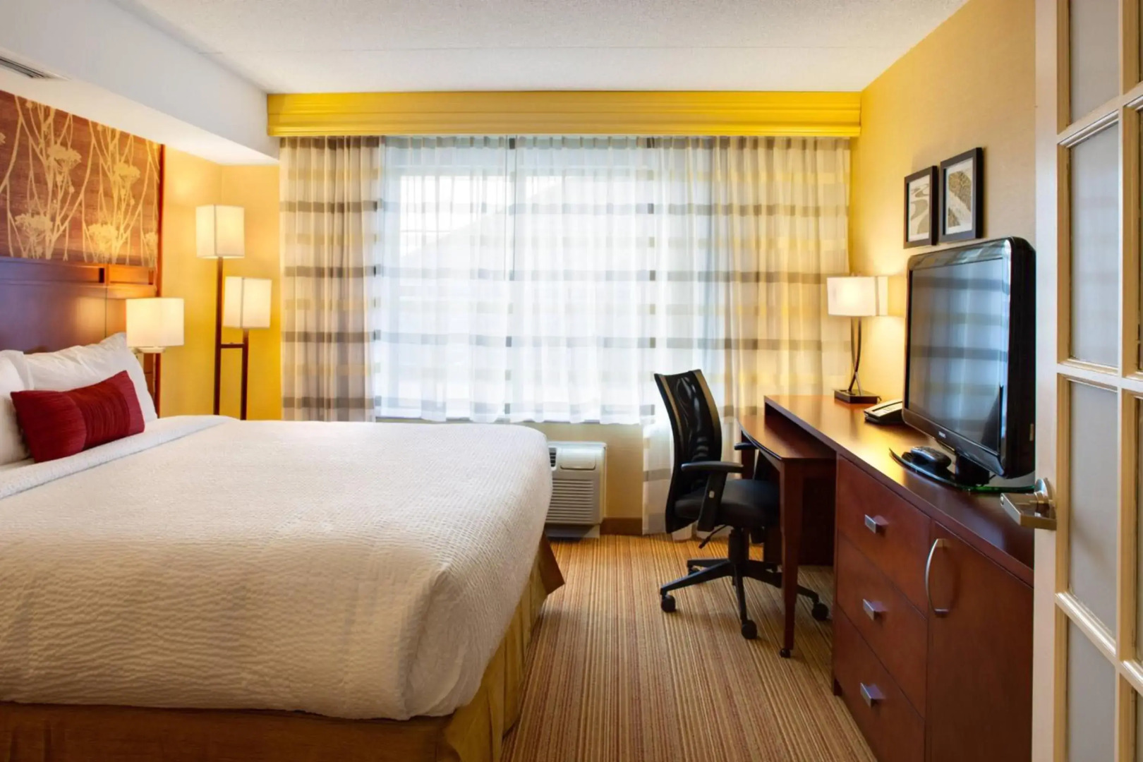 Courtyard by Marriott London