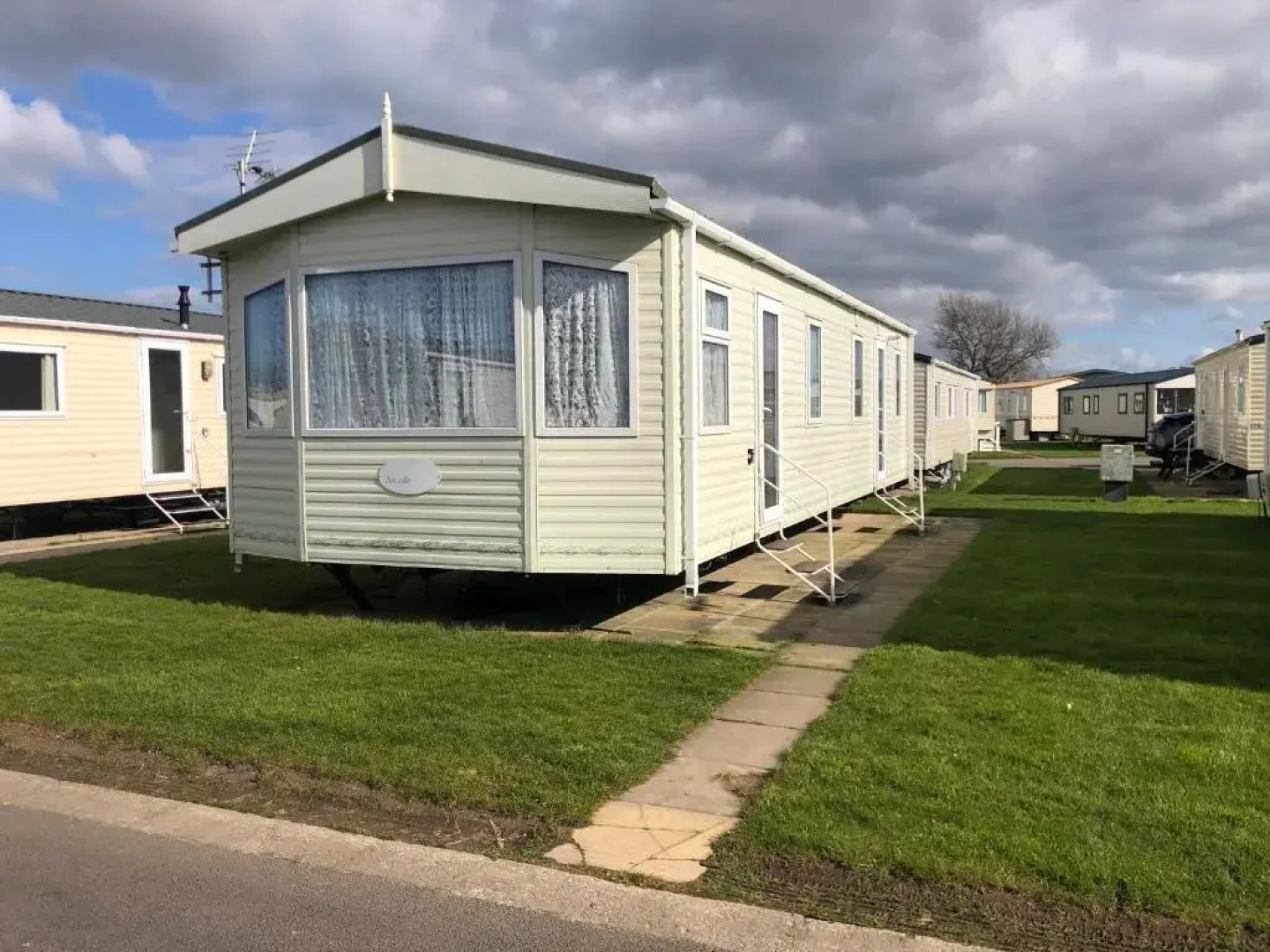 Lovely 3 Bedroom 8 Berth Caravan in Rhyl