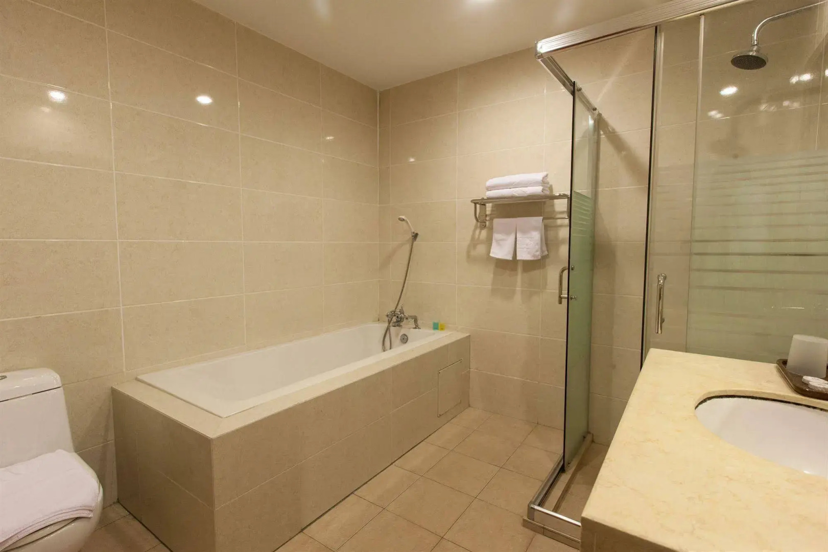 OYO 597 Winner Hotel