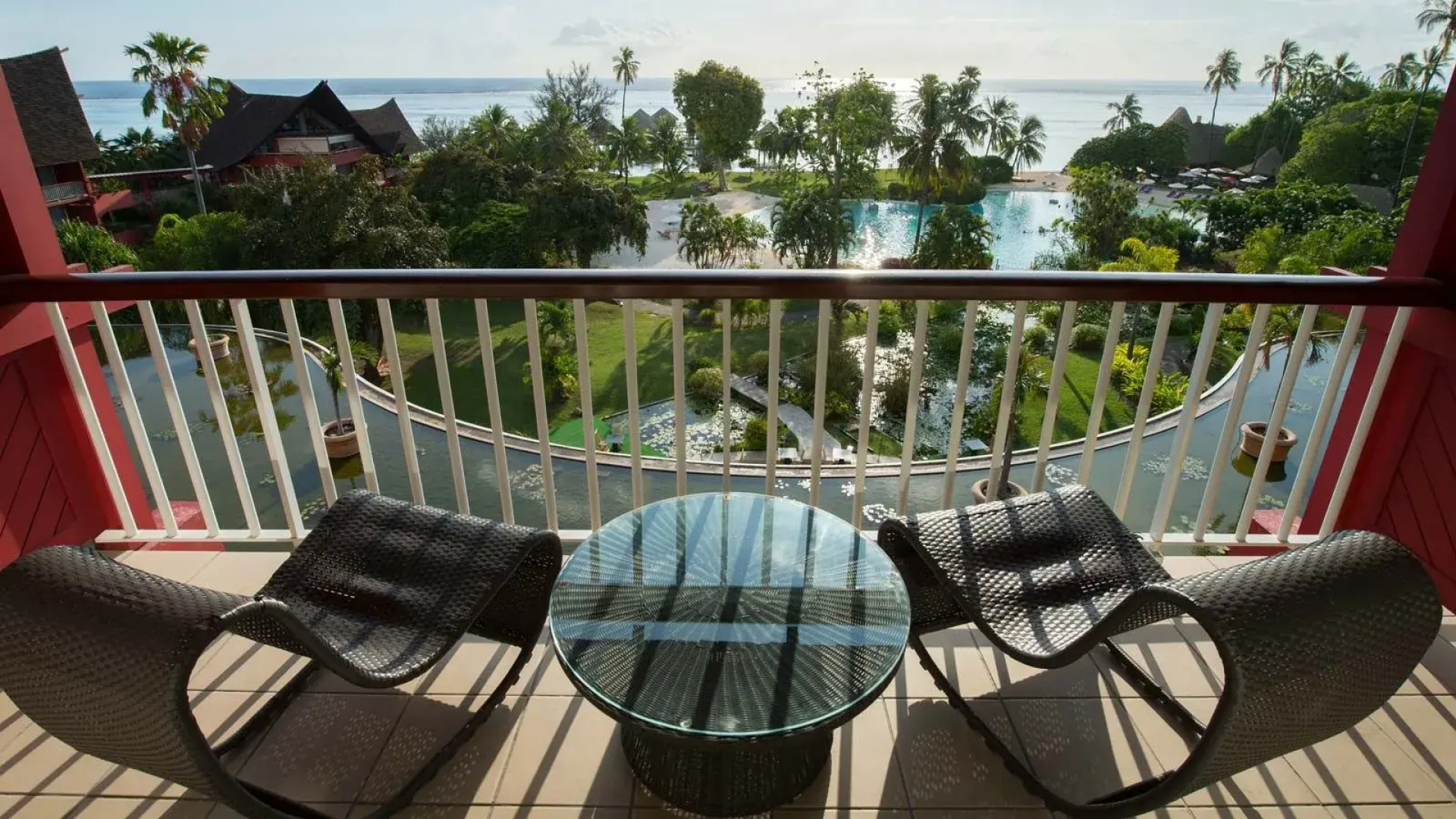 Tahiti Ia Ora Beach Resort