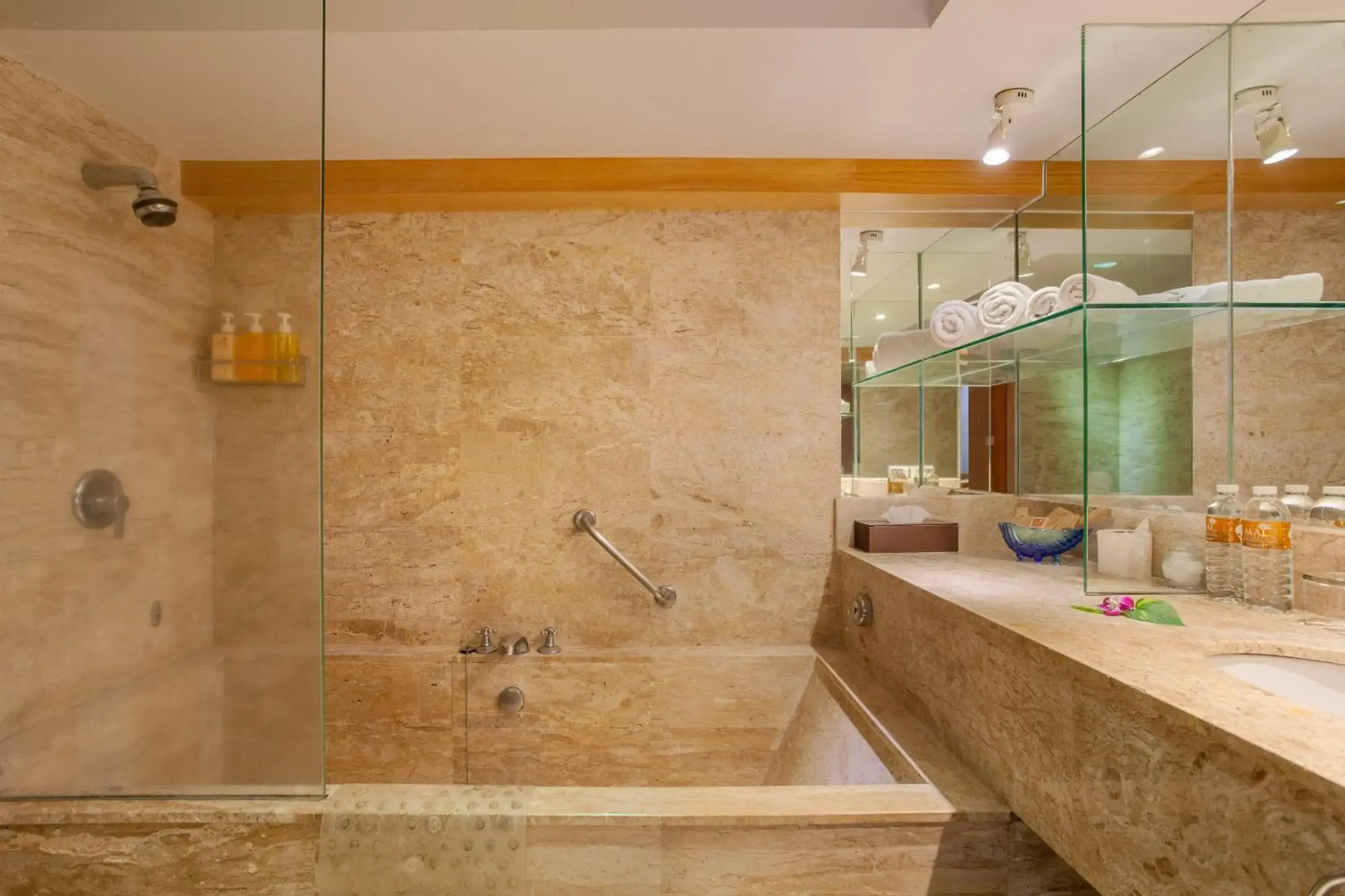 Seaview Patong Hotel