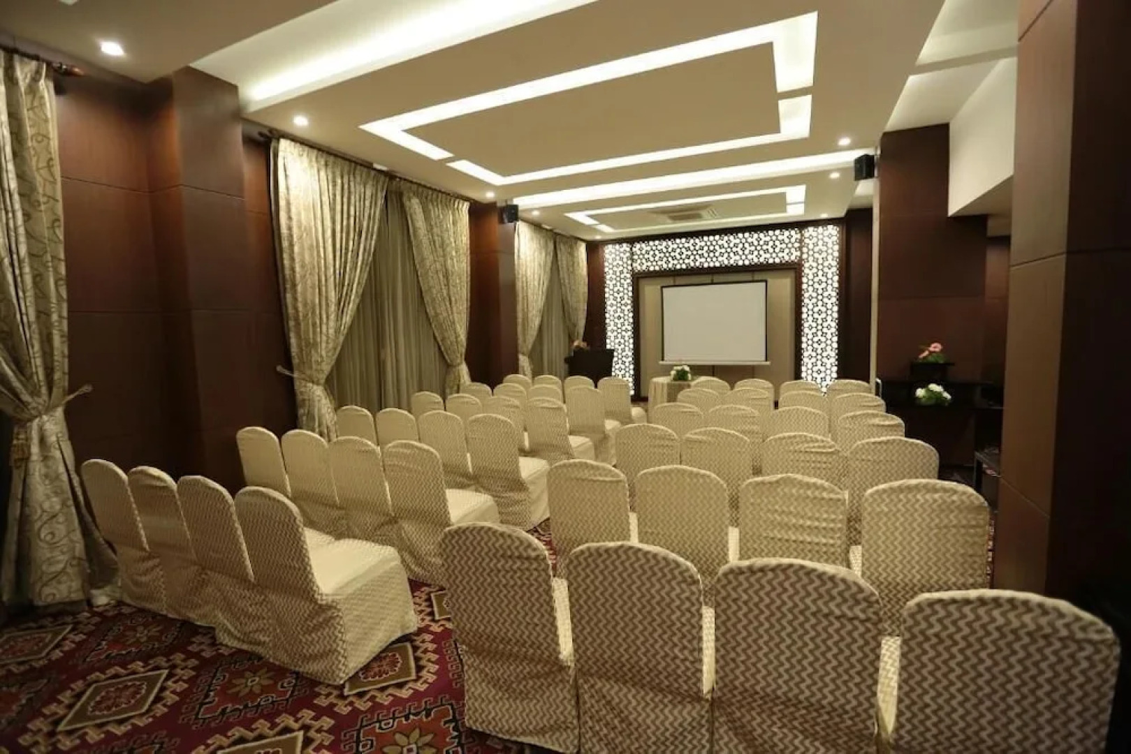 Cenneys Gateway - Pride of Salem