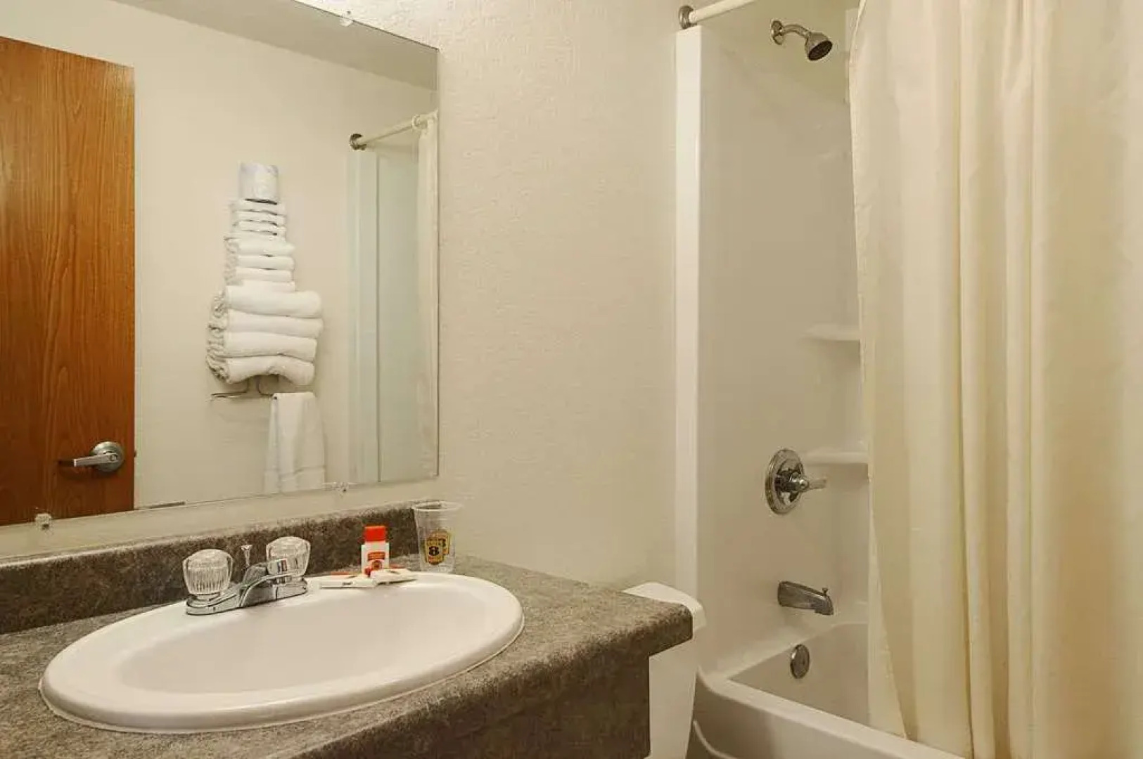 Super 8 Hill City/Mt Rushmore/ Area