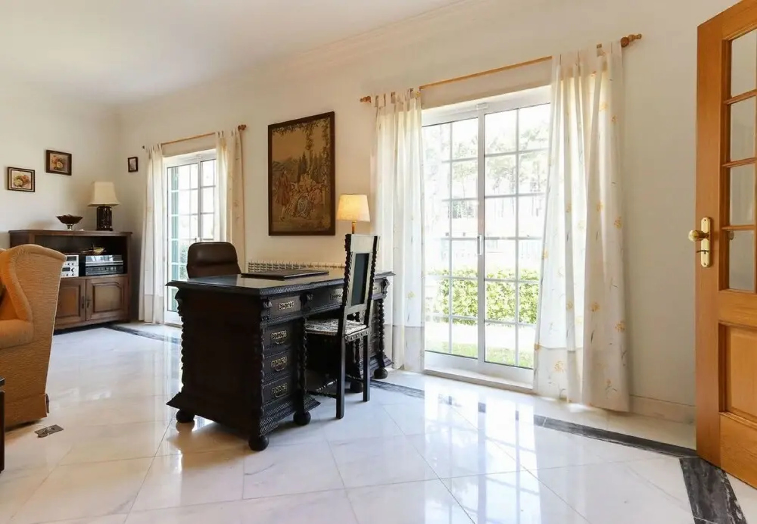 Caparica Beach Villa by Homing