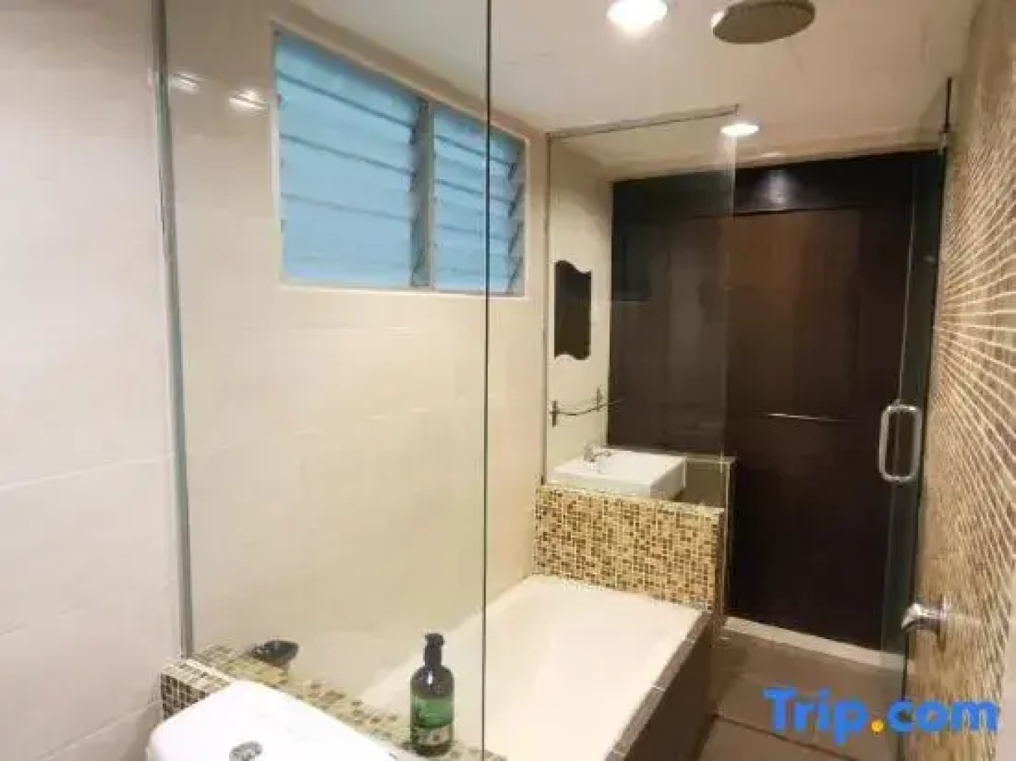 Spacious & Homey Apartment at Marina Island by JoMy Homestay