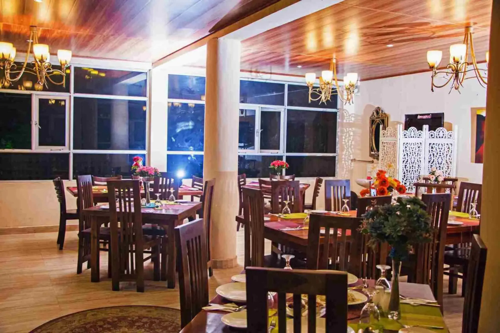 Hill Cool Hotel & Restaurant