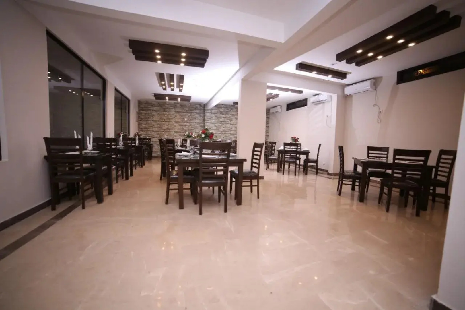 Zifan Hotel & Suites