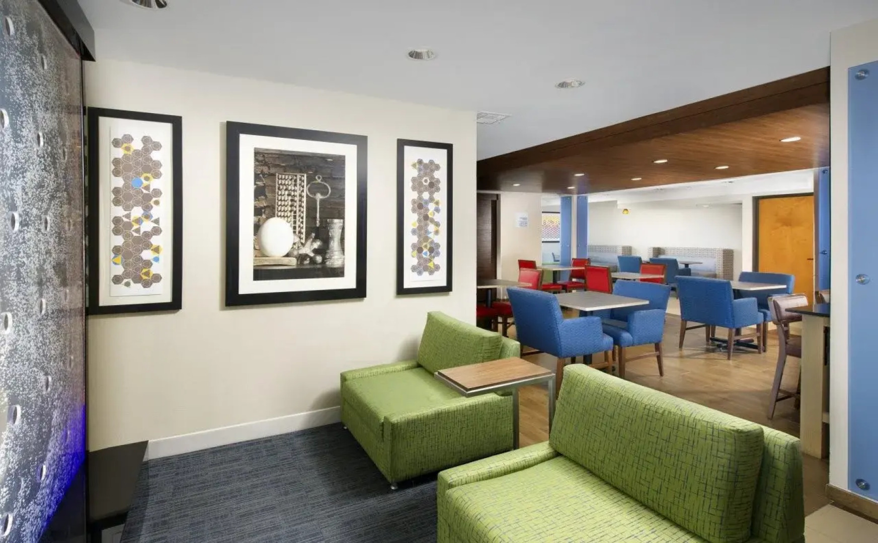 Holiday Inn Express & Suites San Antonio-Dtwn Market Area by IHG