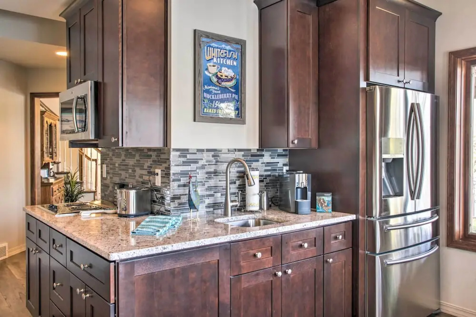 Luxurious Liberty Lake Hideaway w/ Hot Tub!