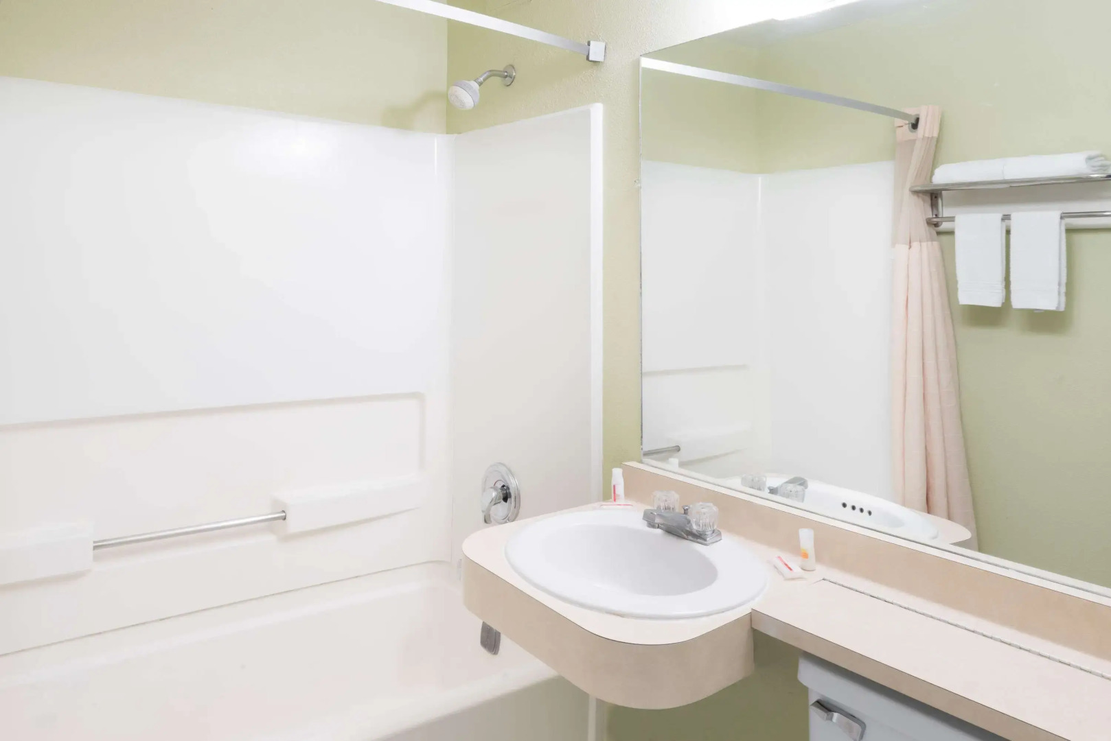 Days Inn by Wyndham Henrietta/Rochester Area