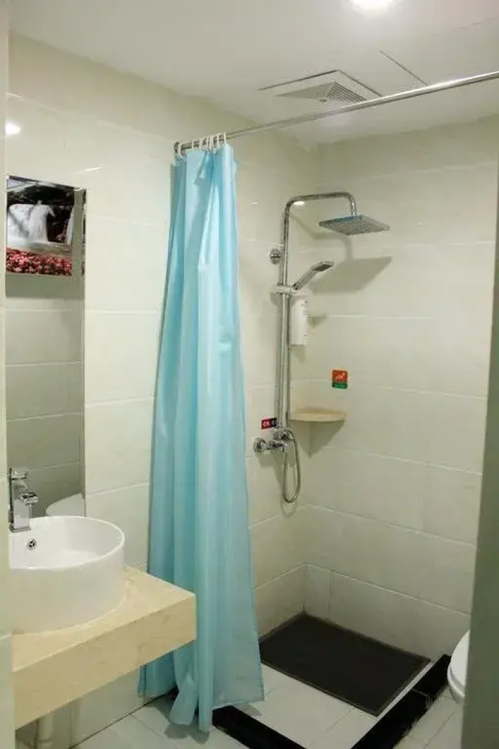 Hi Inn Changshu Clothing City