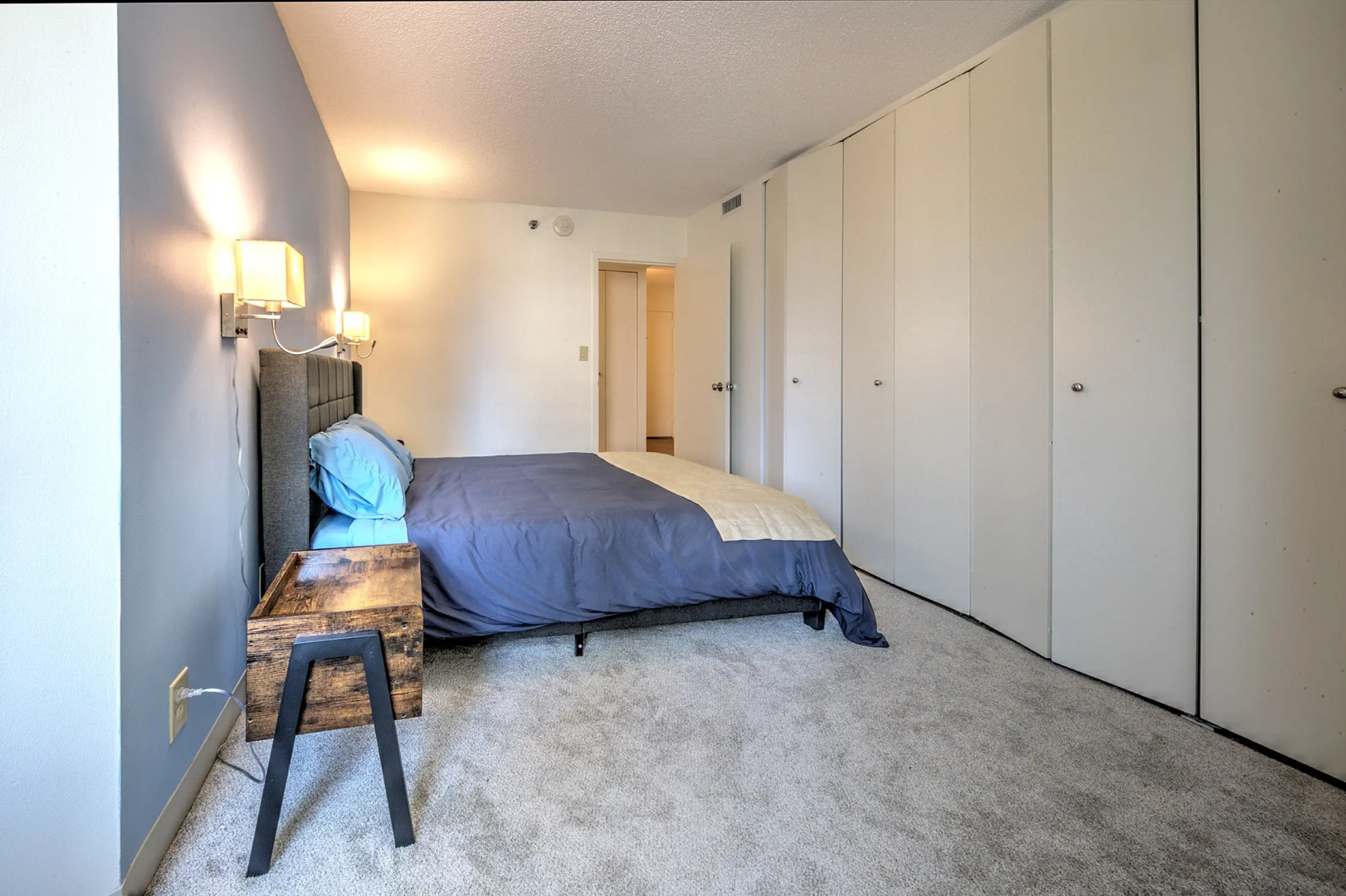 Outstanding 2 Bed Apt in Heart of Back Bay!