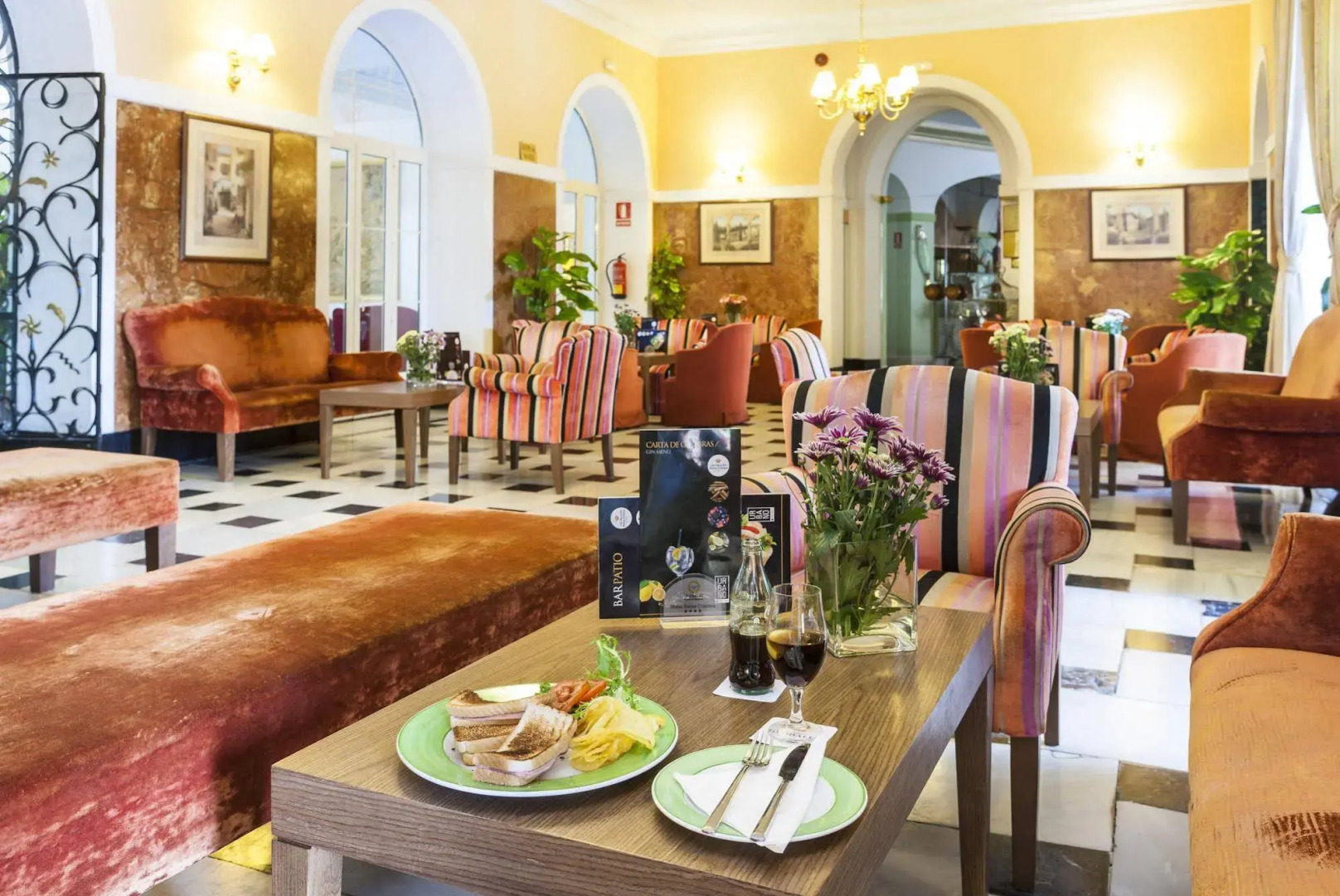 Globales Reina Cristina